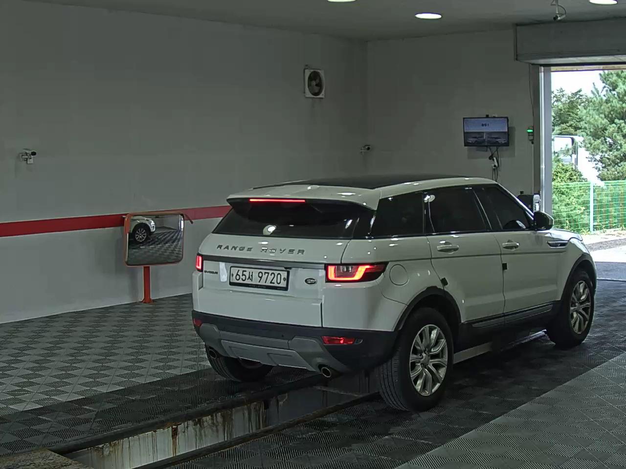 لاند روفر Rover رينج روفر Evoque 2.0 Td4 Se 2017 SE