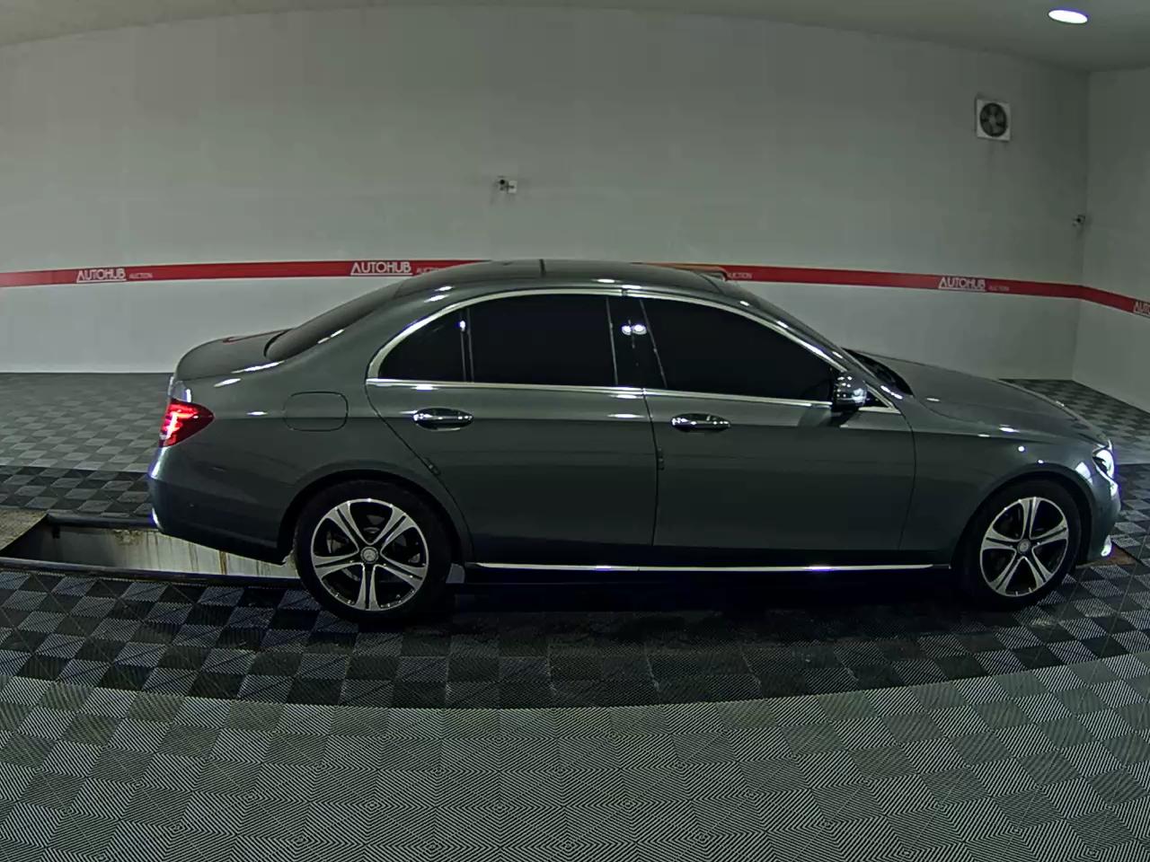 مرسيدس بنز E Class (5Th Gen) E300 Avantgarde 2017 E300