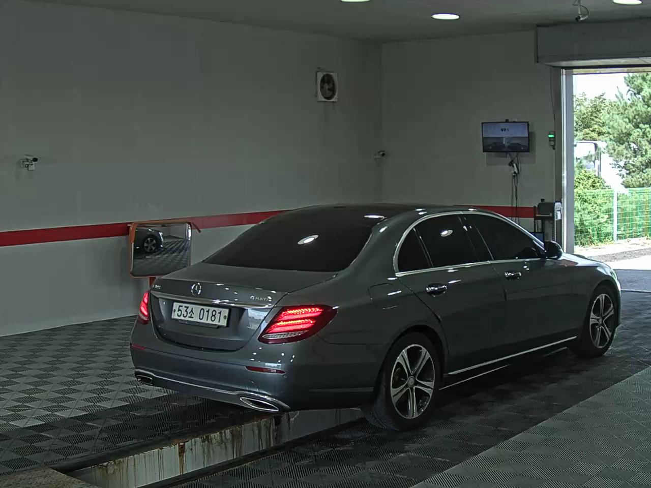 مرسيدس بنز E Class (5Th Gen) E300 Avantgarde 2017 E300