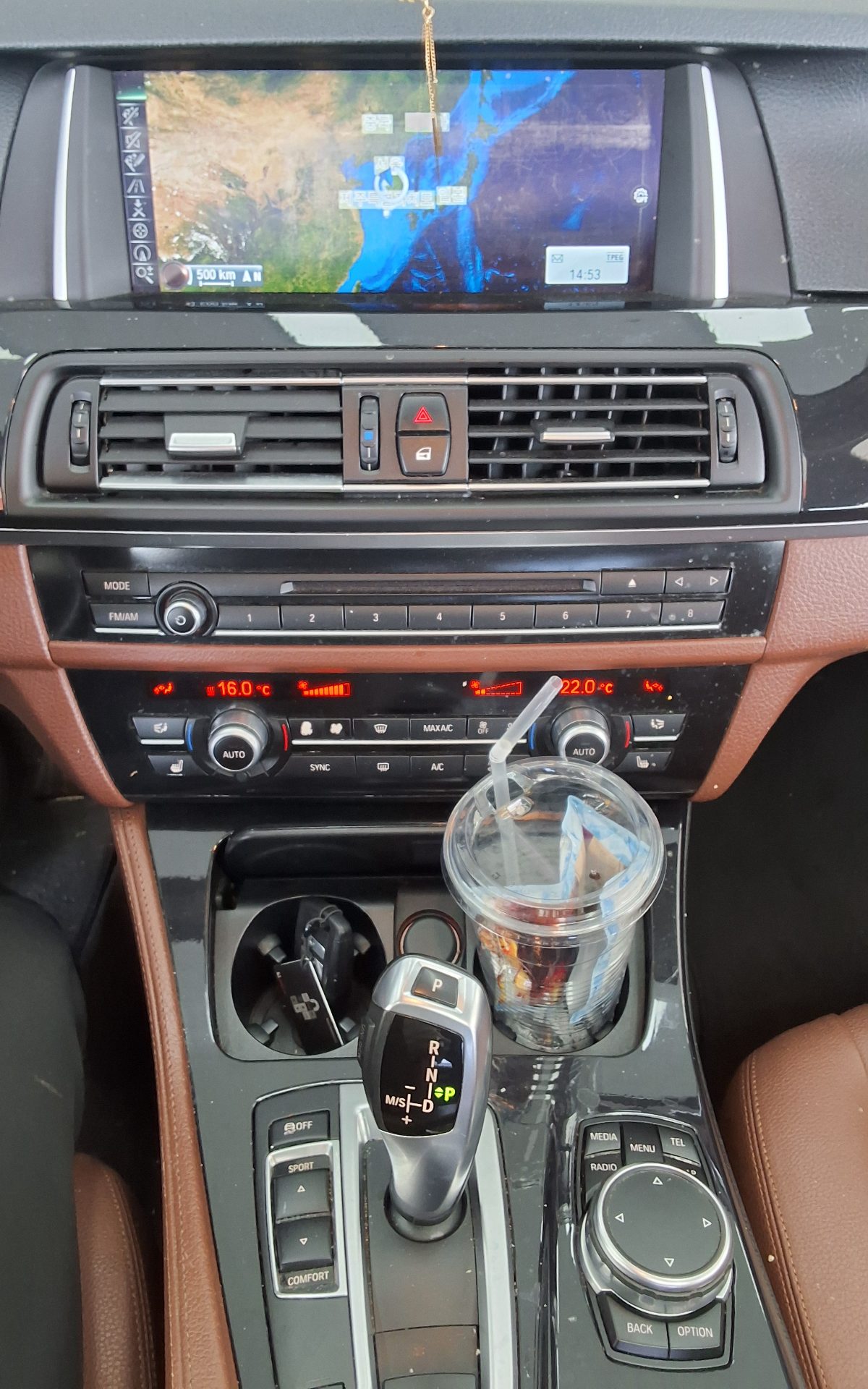 بي إم دبليو 5 Series (6Th Gen) 520D إكس درايف 2015 520d