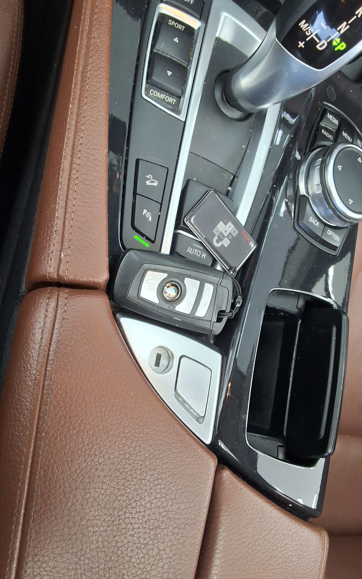 بي إم دبليو 5 Series (6Th Gen) 520D إكس درايف 2015 520d