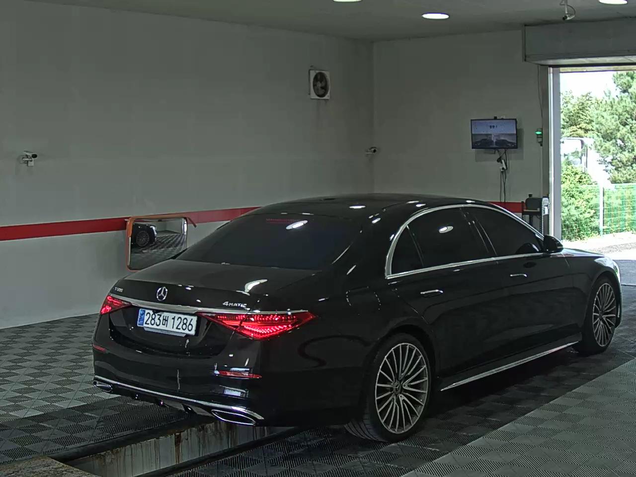 مرسيدس بنز S Class (7Th Gen) S500L فورماتيك 2023 4MATIC