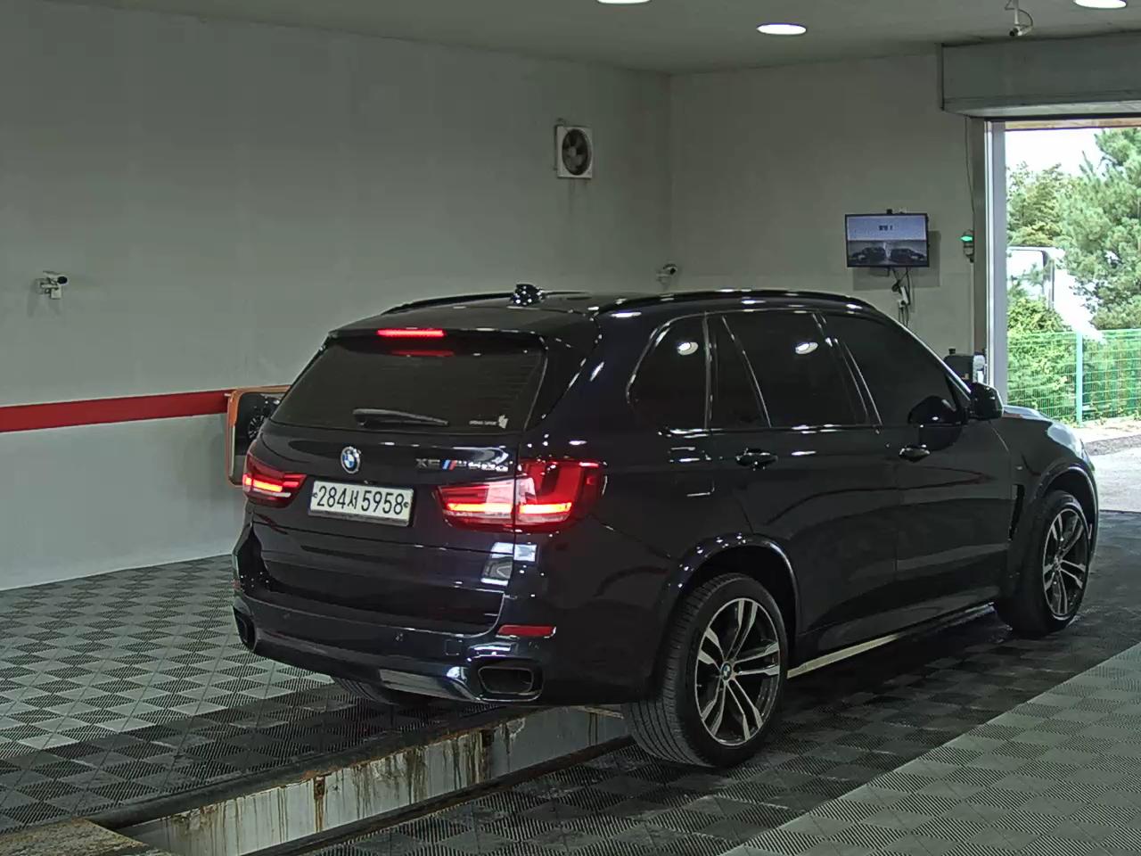 بي إم دبليو X5 (3Rd Gen) M50D إكس درايف 2015 M50d