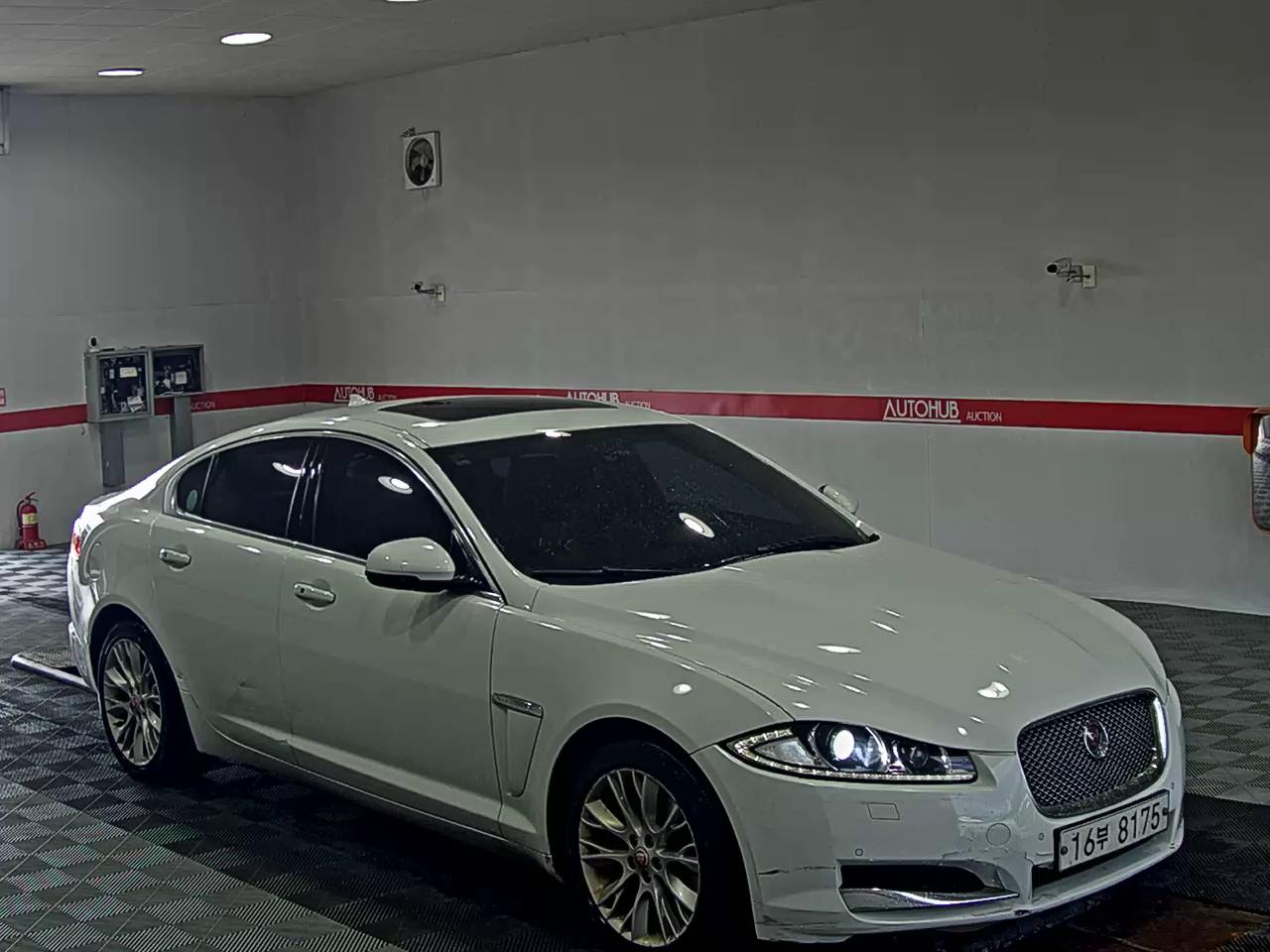 جاكوار Xf 3.0D V6 لكجري 2015 فاخر