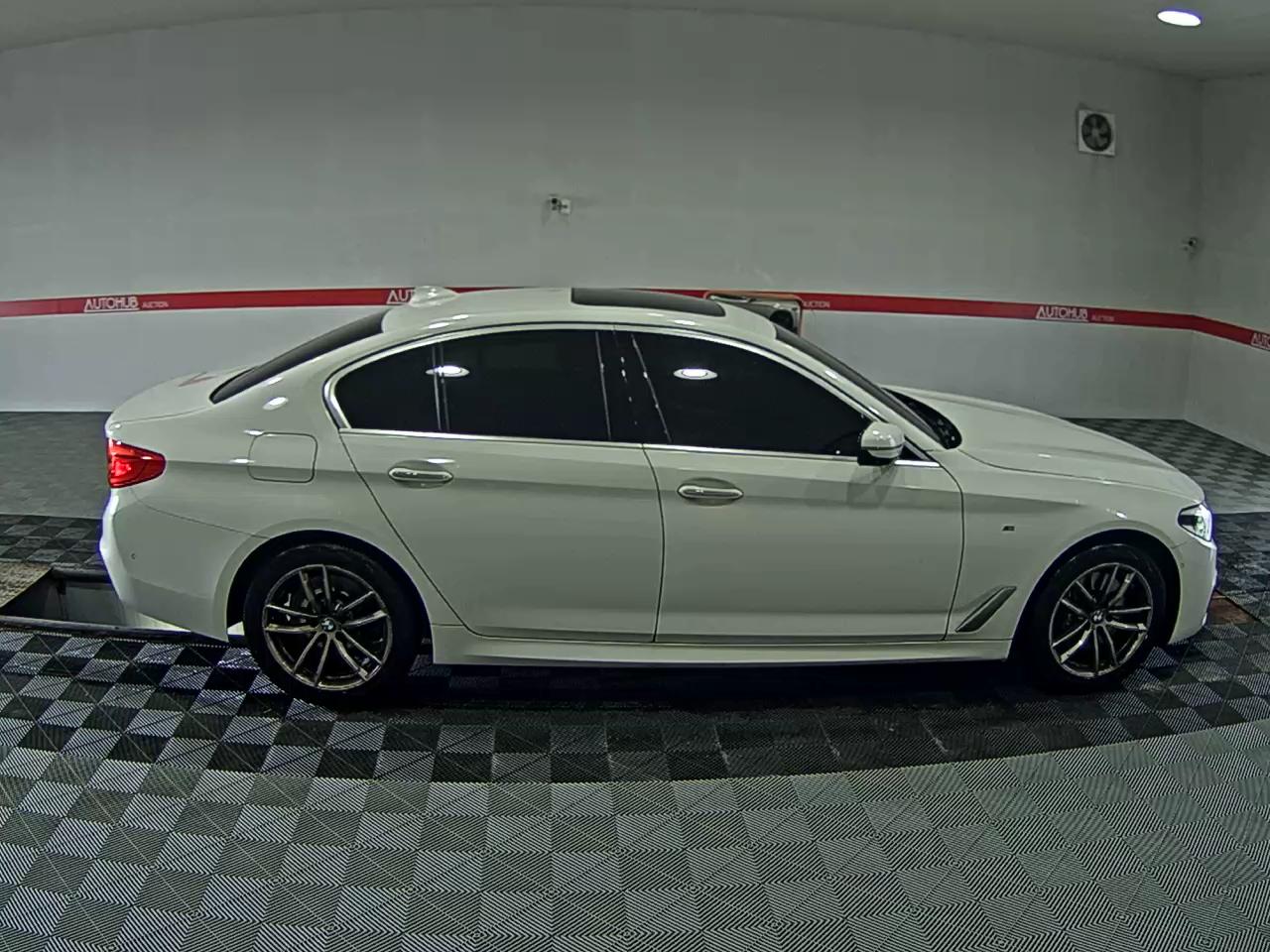 بي إم دبليو 5 Series (7Th Gen) 530I إكس درايف M Sport Pack بلس 2018 SPORT PLUS