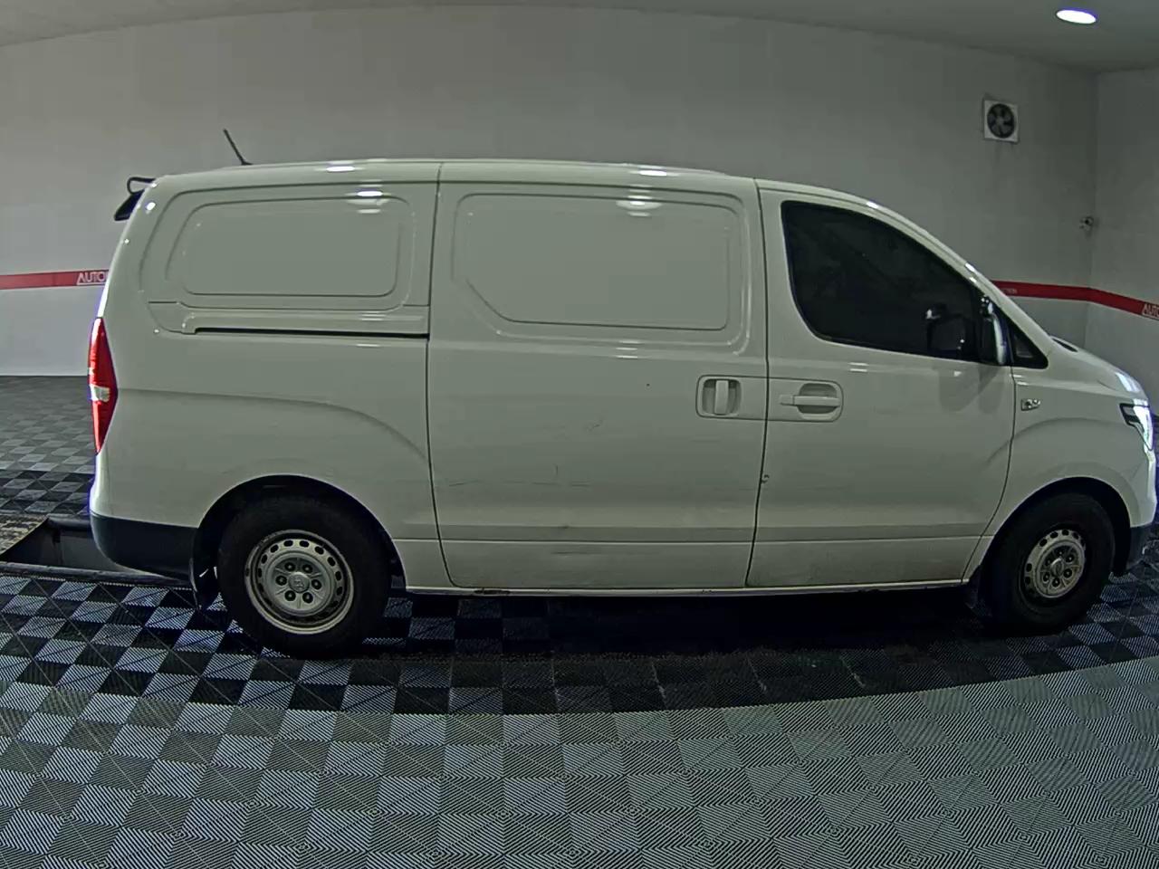 هيونداي الجديد جراند ستاركس 3 Seater ديزل فان ستايل 2021 VAN STYLE