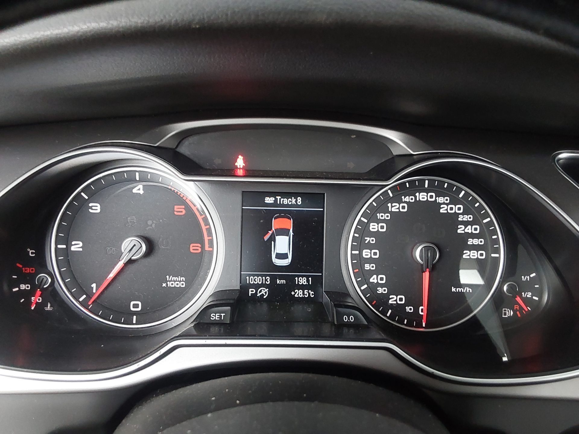 أودي إيه 4 (4Th Gen) 30 TDI Dynamic 2015