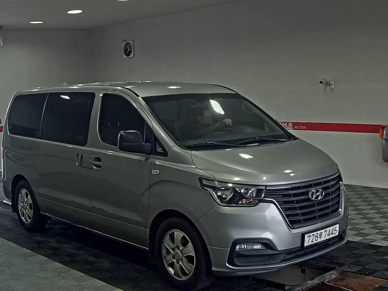هيونداي الجديد جراند ستاركس 12 Seater ديزل سمارت 2018 SMART
