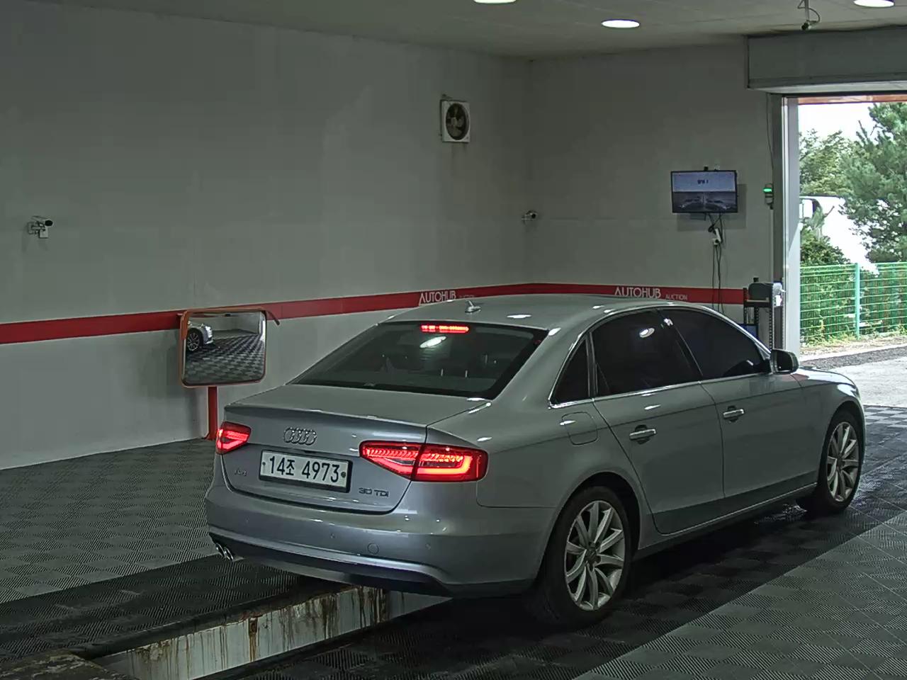 أودي إيه 4 (4Th Gen) 30 TDI Dynamic 2015