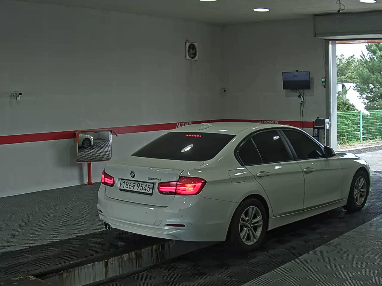 بي إم دبليو 3 Series (6Th Gen) 320D Ed Edition 2017 320d