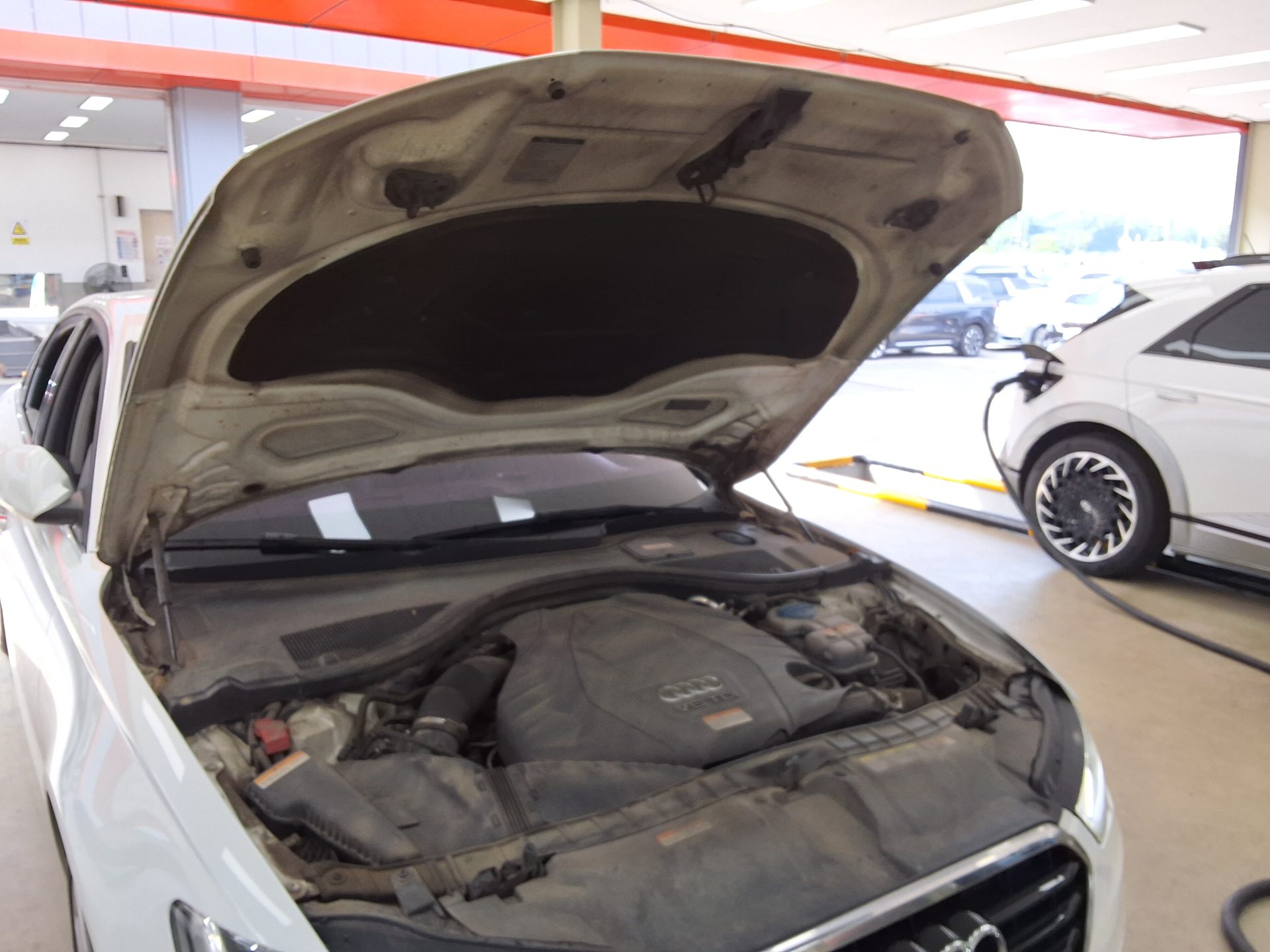 أودي إيه 6 (4Th Gen) 3.0 TDI كواترو Led Pack 2014