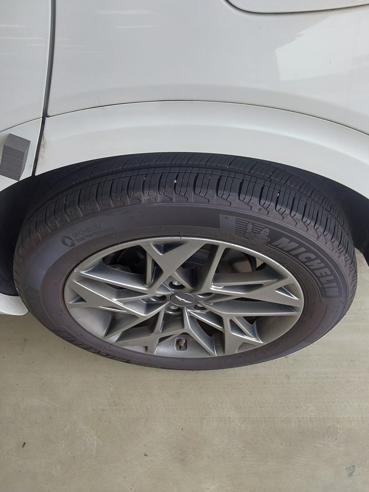 جينيسيس جينيسيس GV70 2022 2.5T دفع رباعي BASE