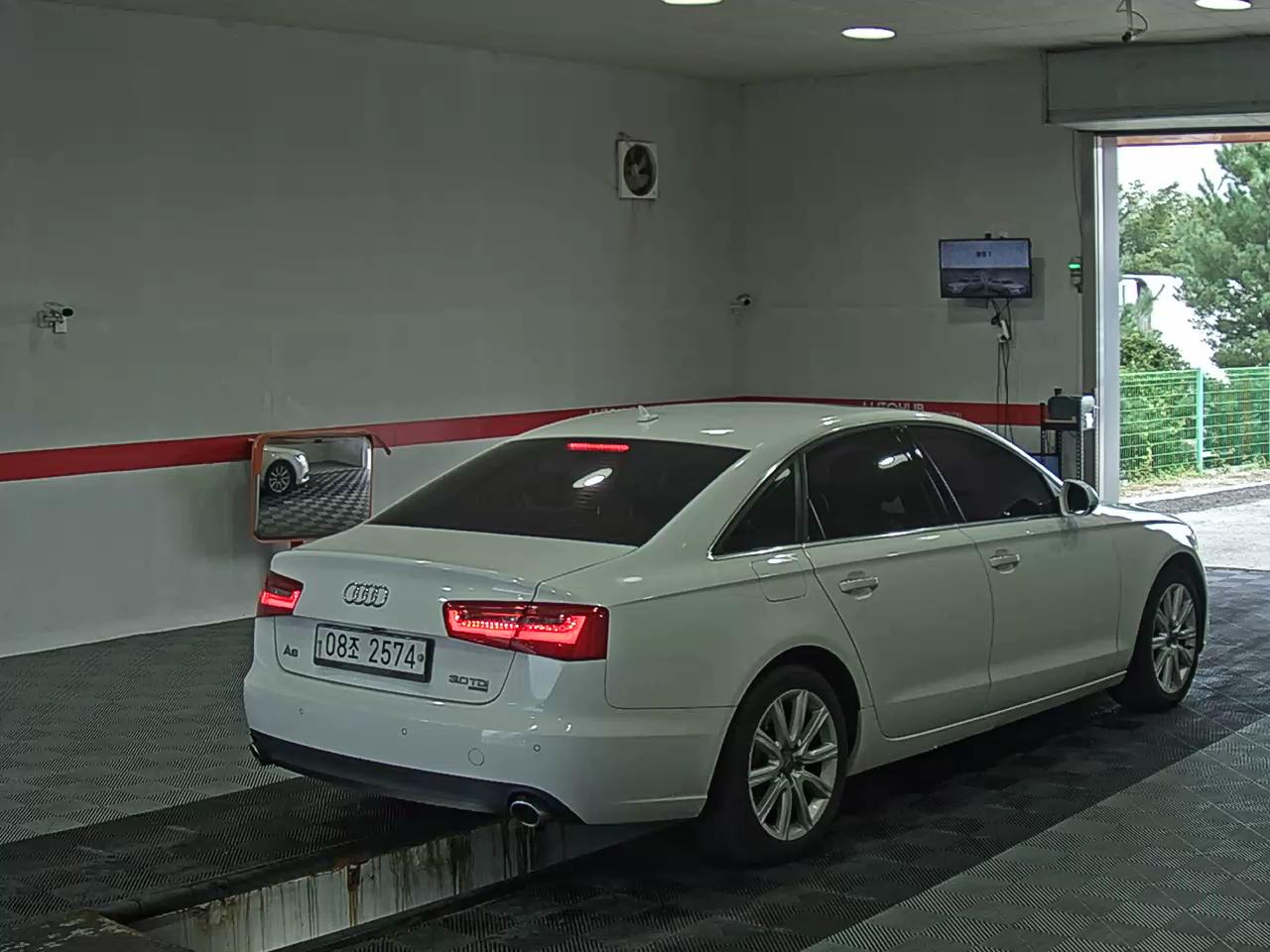 أودي إيه 6 (4Th Gen) 3.0 TDI كواترو Led Pack 2014