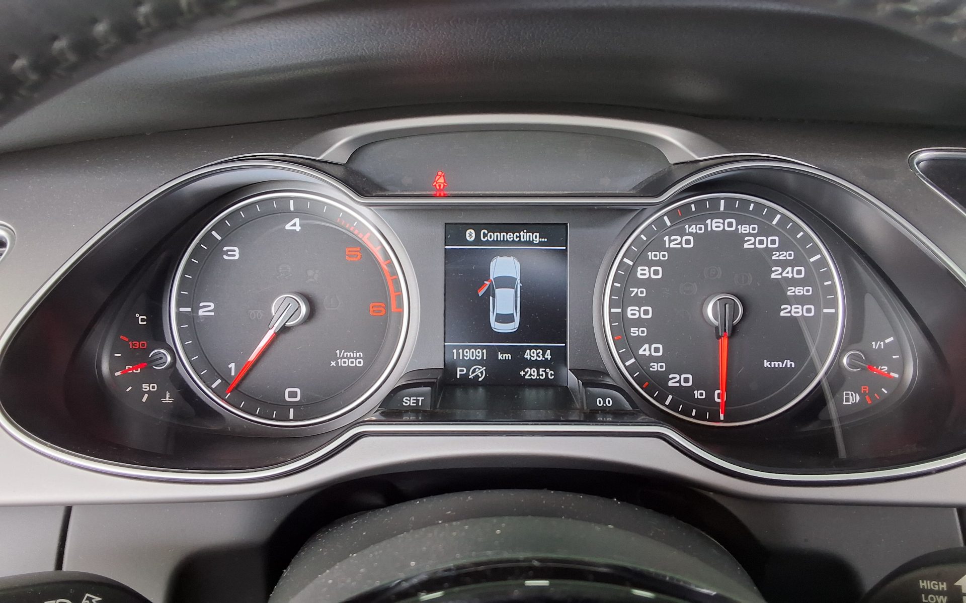 أودي إيه 4 (4Th Gen) 30 TDI Dynamic 2015