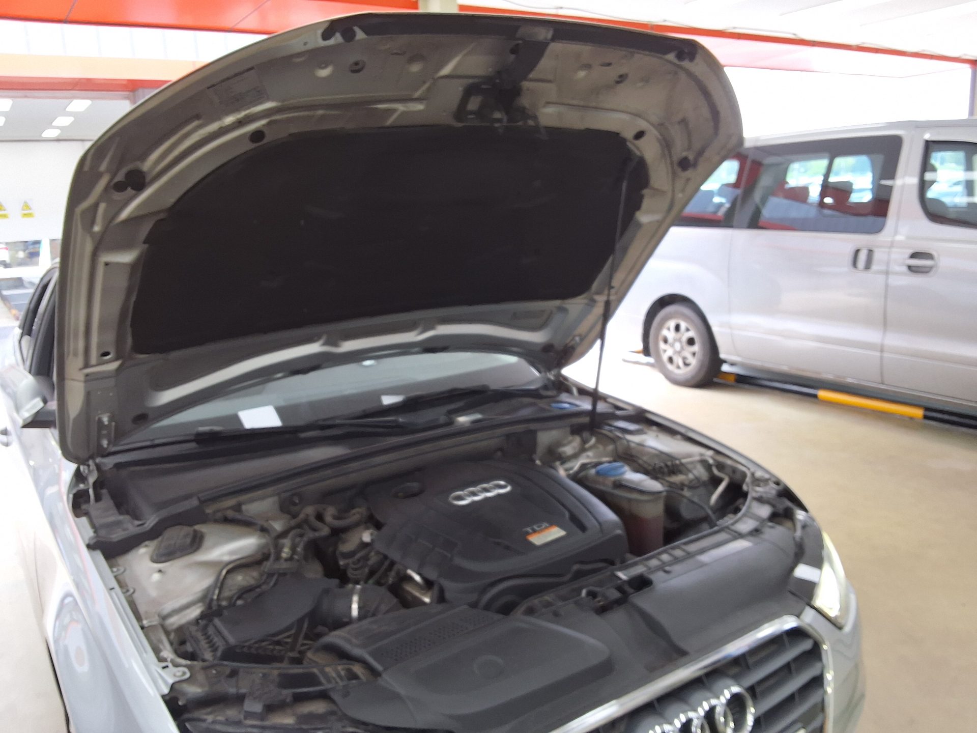 أودي إيه 4 (4Th Gen) 2.0 TDI 2014