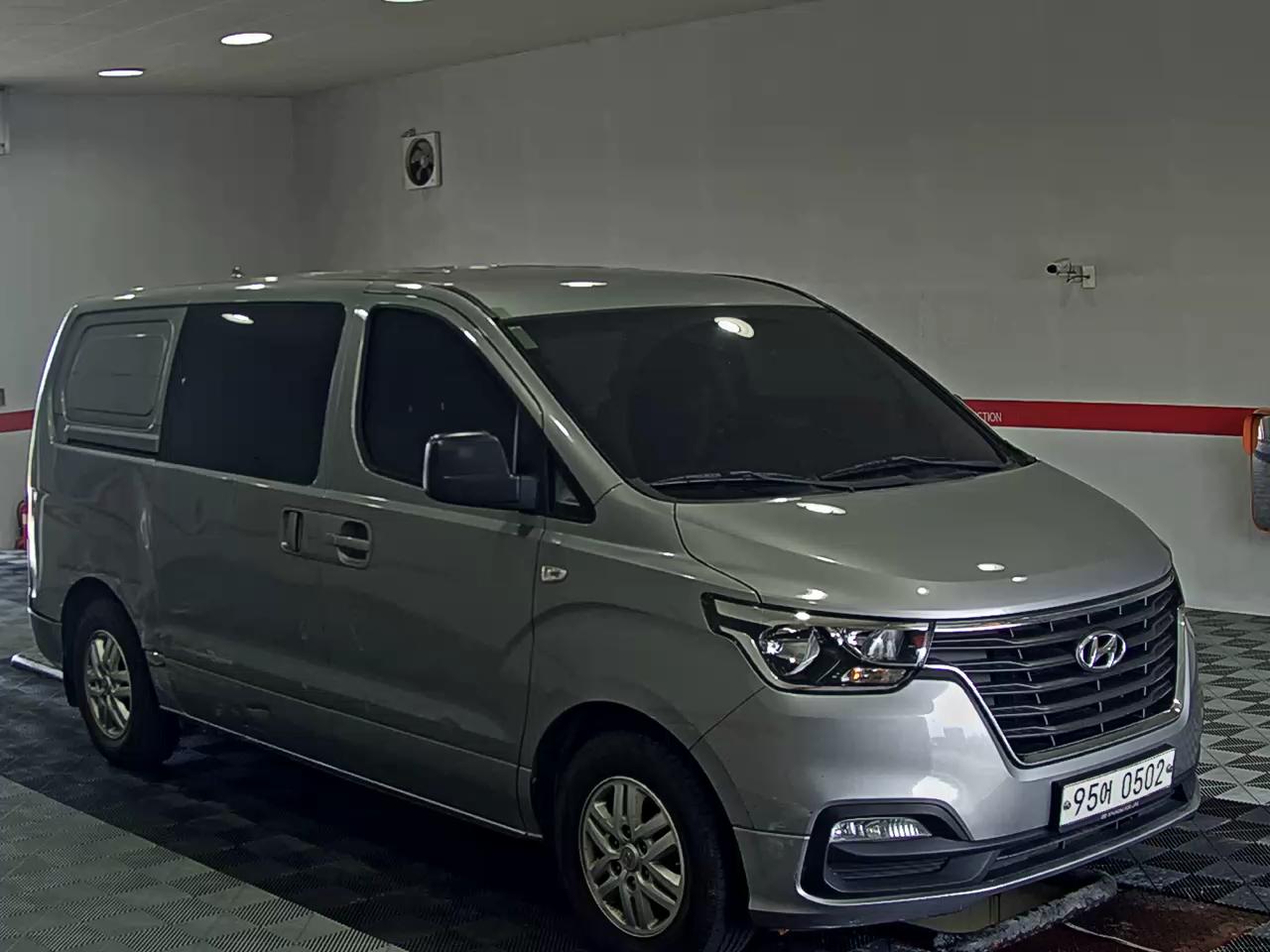 هيونداي الجديد جراند ستاركس 5 Seater ديزل فان مودرن 2019 VAN MODERN