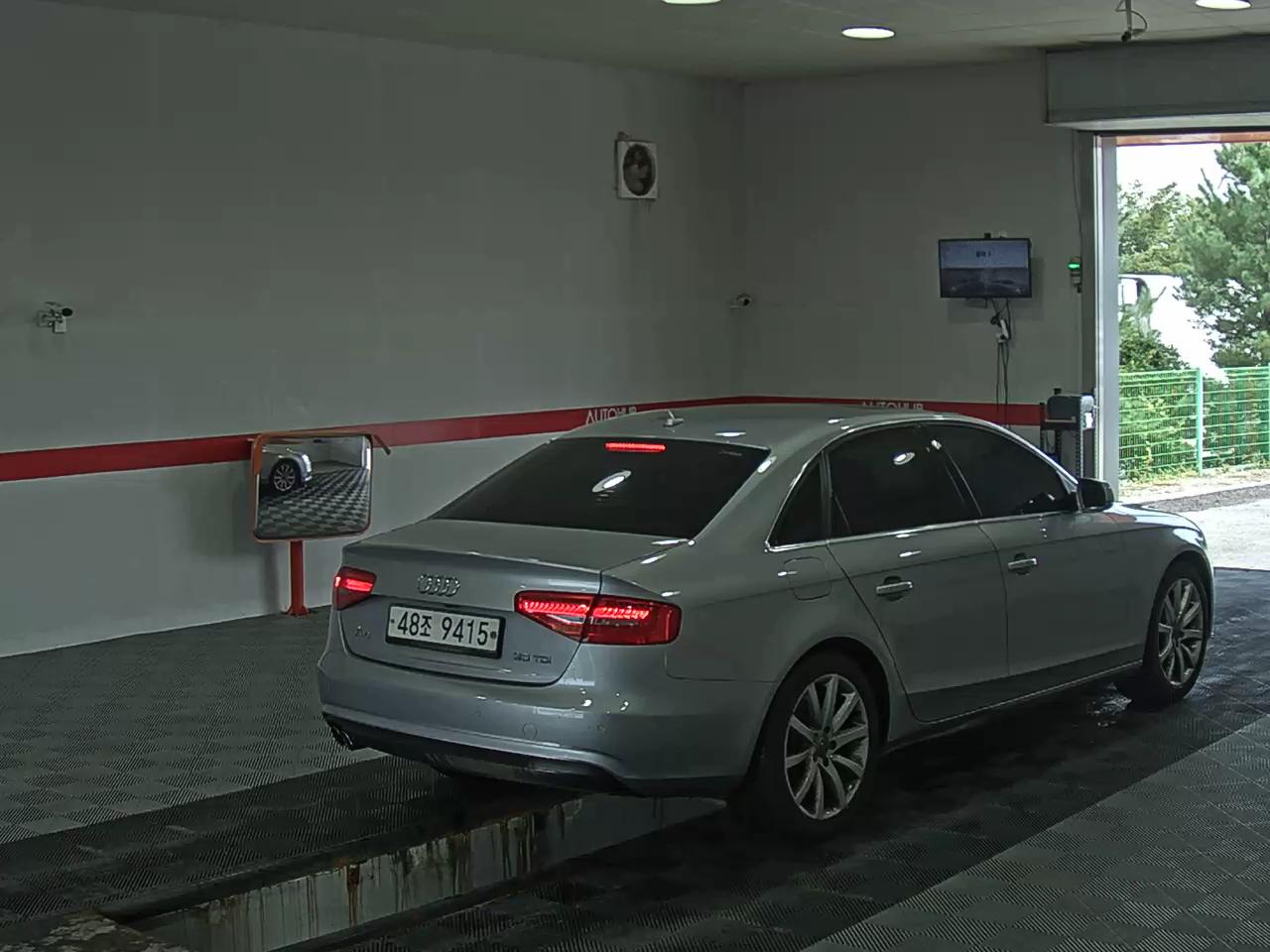 أودي إيه 4 (4Th Gen) 30 TDI Dynamic 2015
