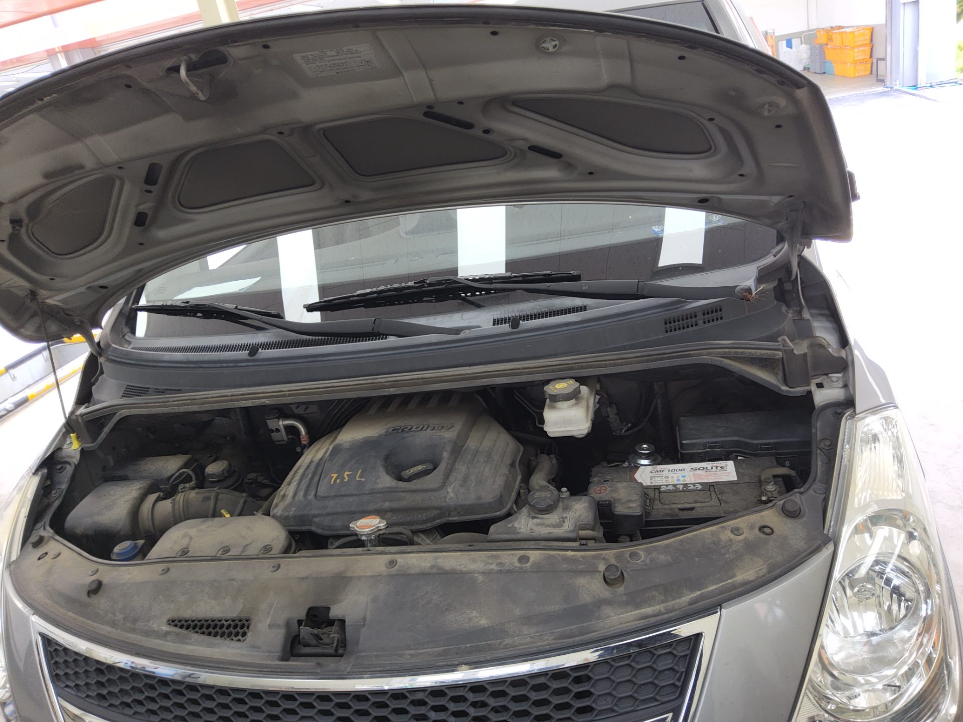 هيونداي جراند ستاركس 12 Seater ديزل Cvx لكجري 2011 فاخر
