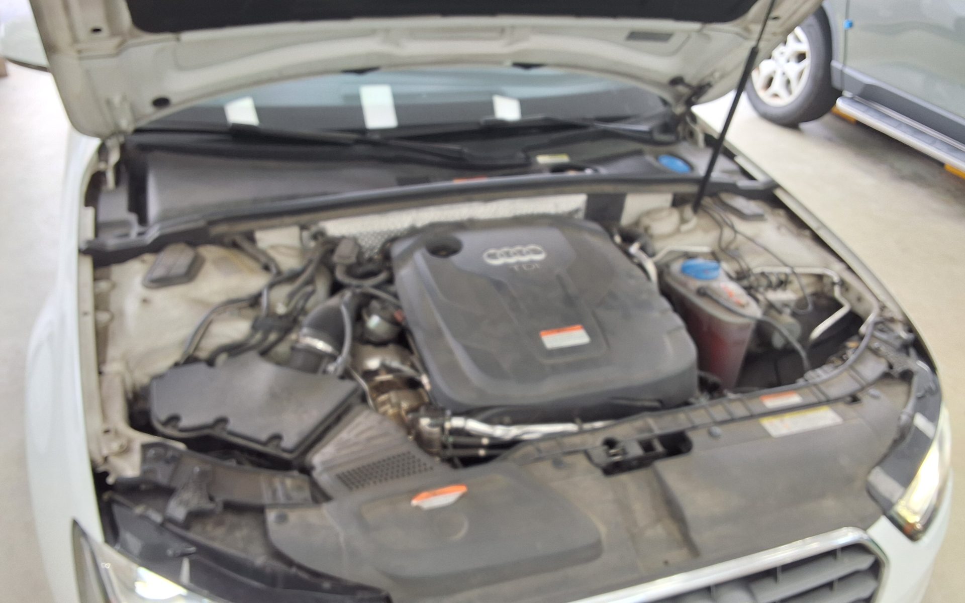 أودي إيه 4 (4Th Gen) 30 TDI 2016