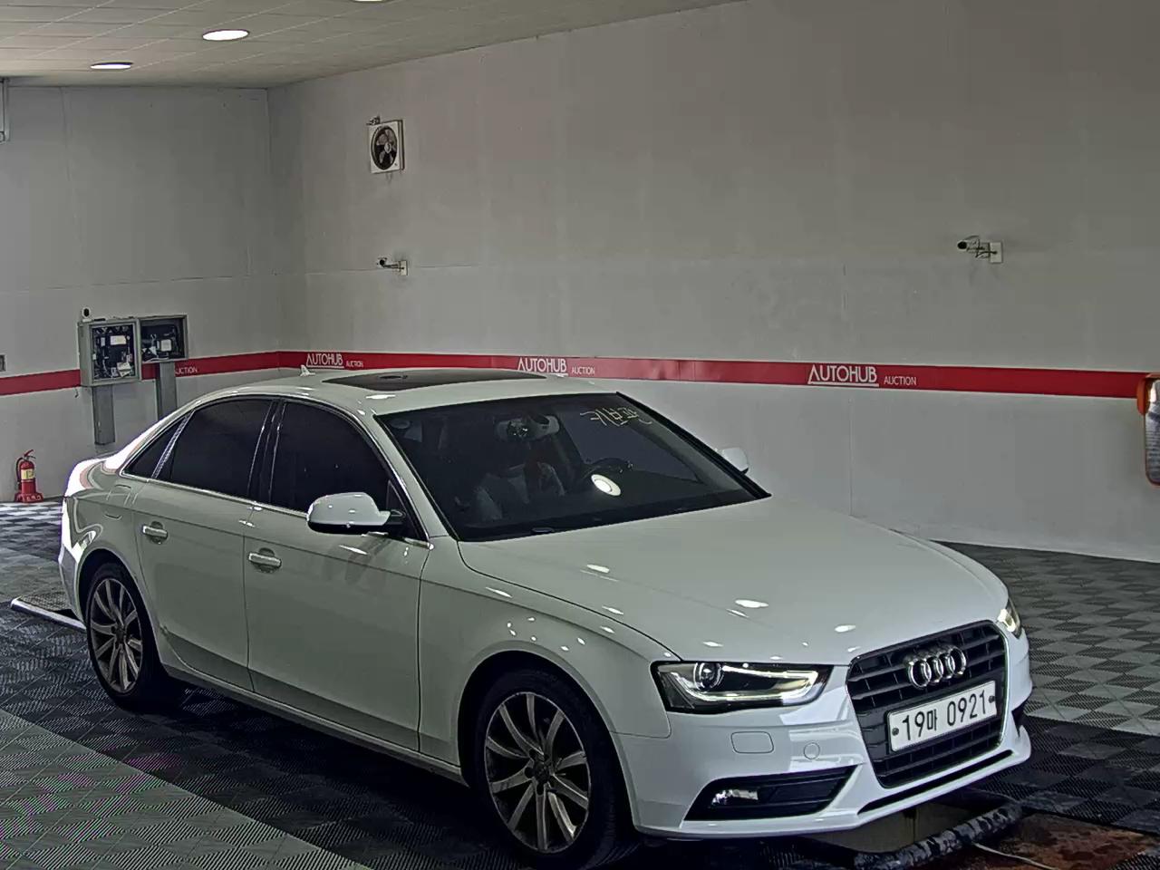 أودي إيه 4 (4Th Gen) 30 TDI 2016