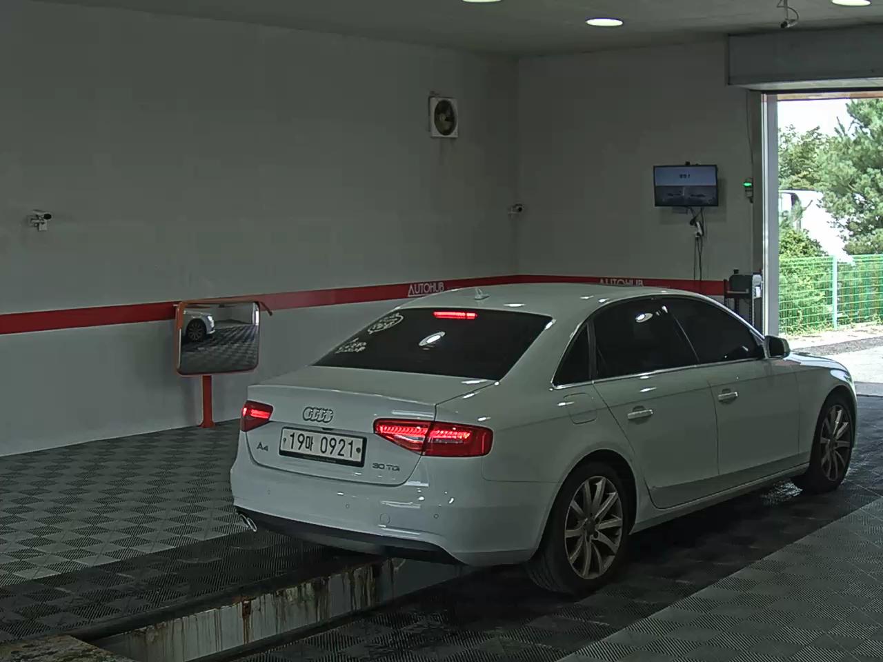 أودي إيه 4 (4Th Gen) 30 TDI 2016