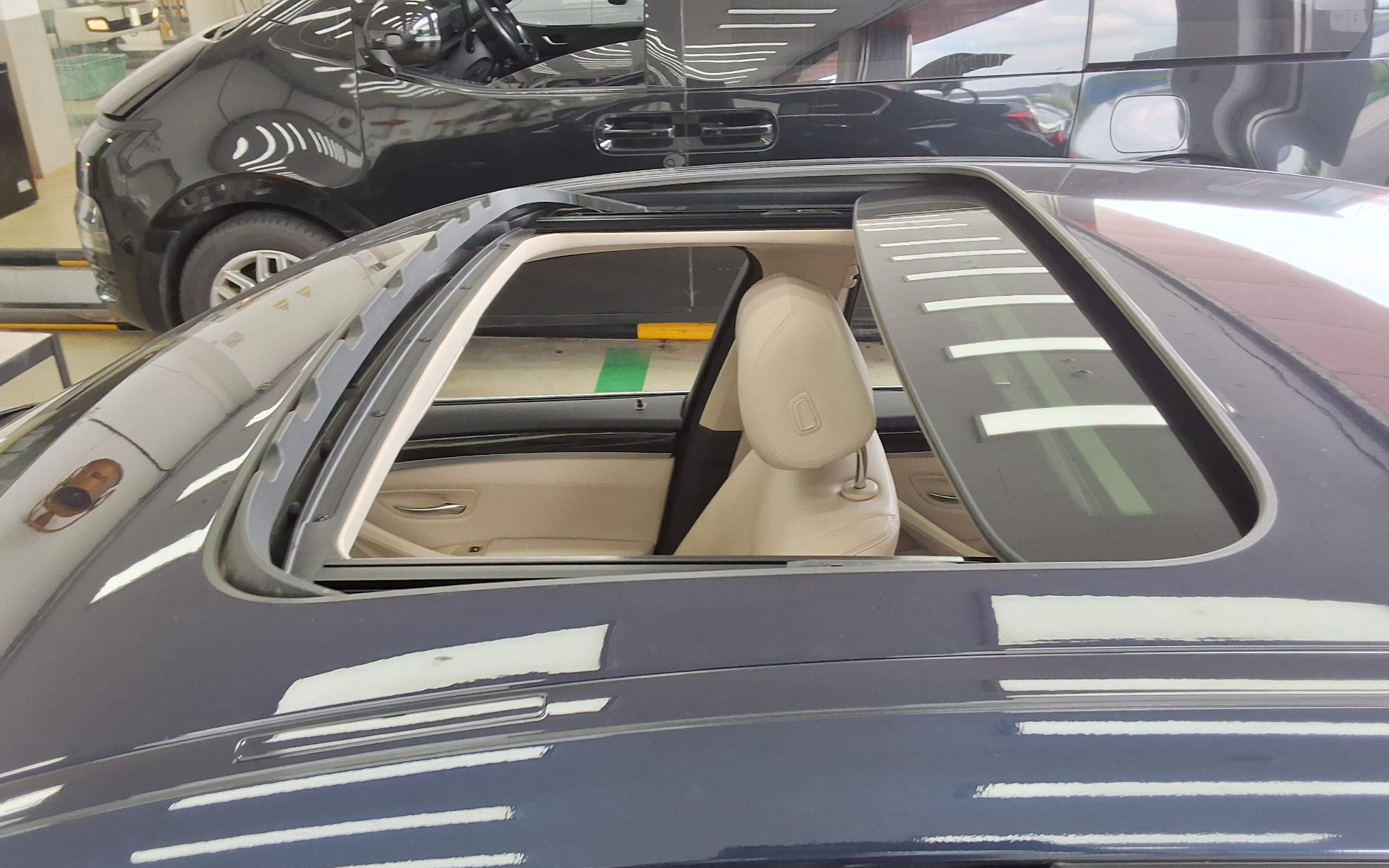 بي إم دبليو 5 Series (6Th Gen) 520D لكجري 2014 فاخر
