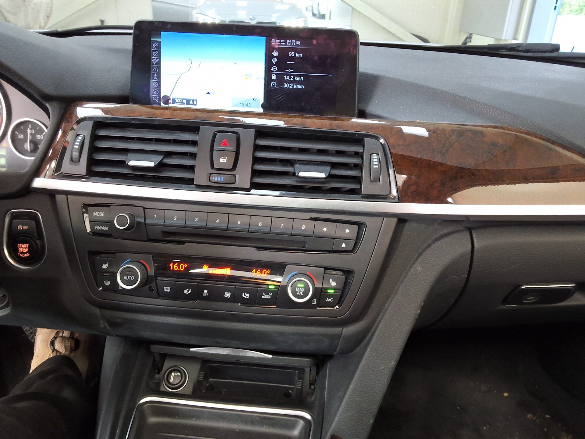 بي إم دبليو 3 Series (6Th Gen) 320D إكس درايف 2014 320d