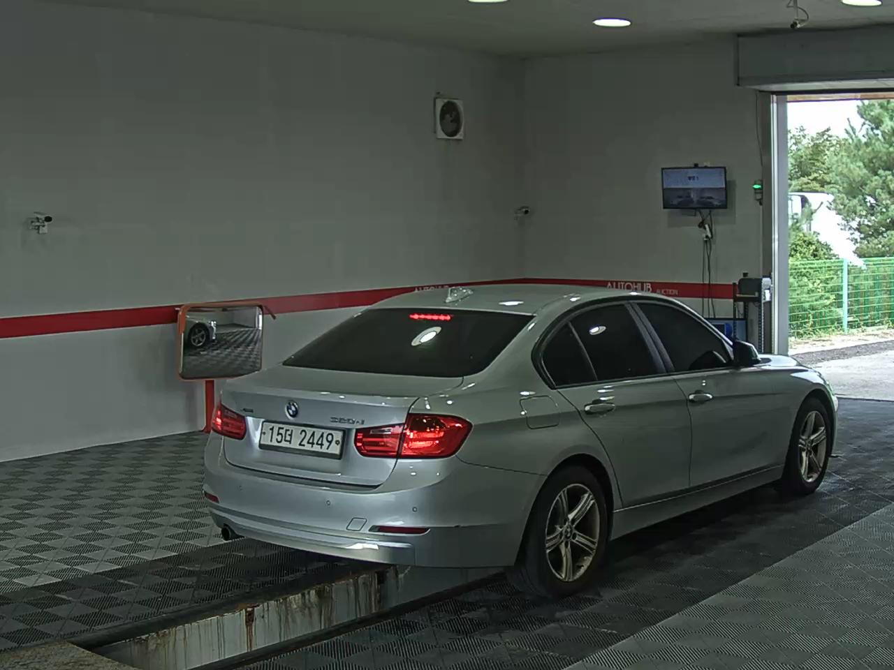 بي إم دبليو 3 Series (6Th Gen) 320D إكس درايف 2014 320d