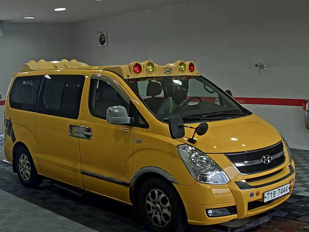 هيونداي جراند ستاركس Child Safety Vehicle 15 Seater 2015