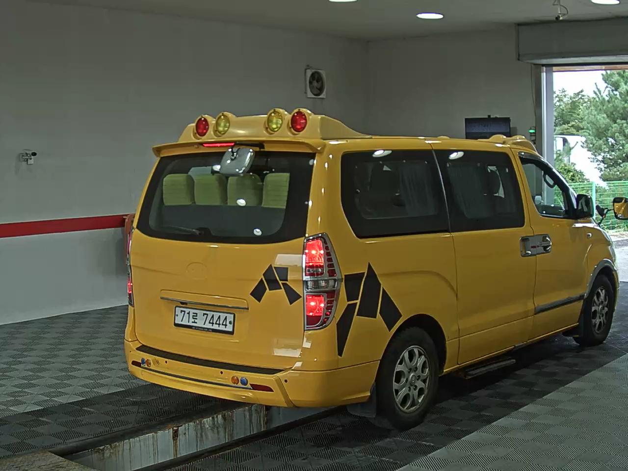 هيونداي جراند ستاركس Child Safety Vehicle 15 Seater 2015