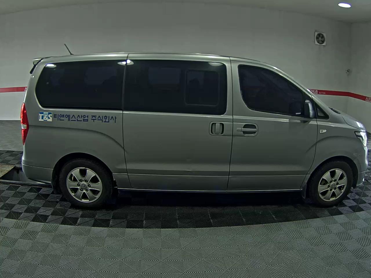 هيونداي الجديد جراند ستاركس 12 Seater ديزل مودرن 2019 MODERN