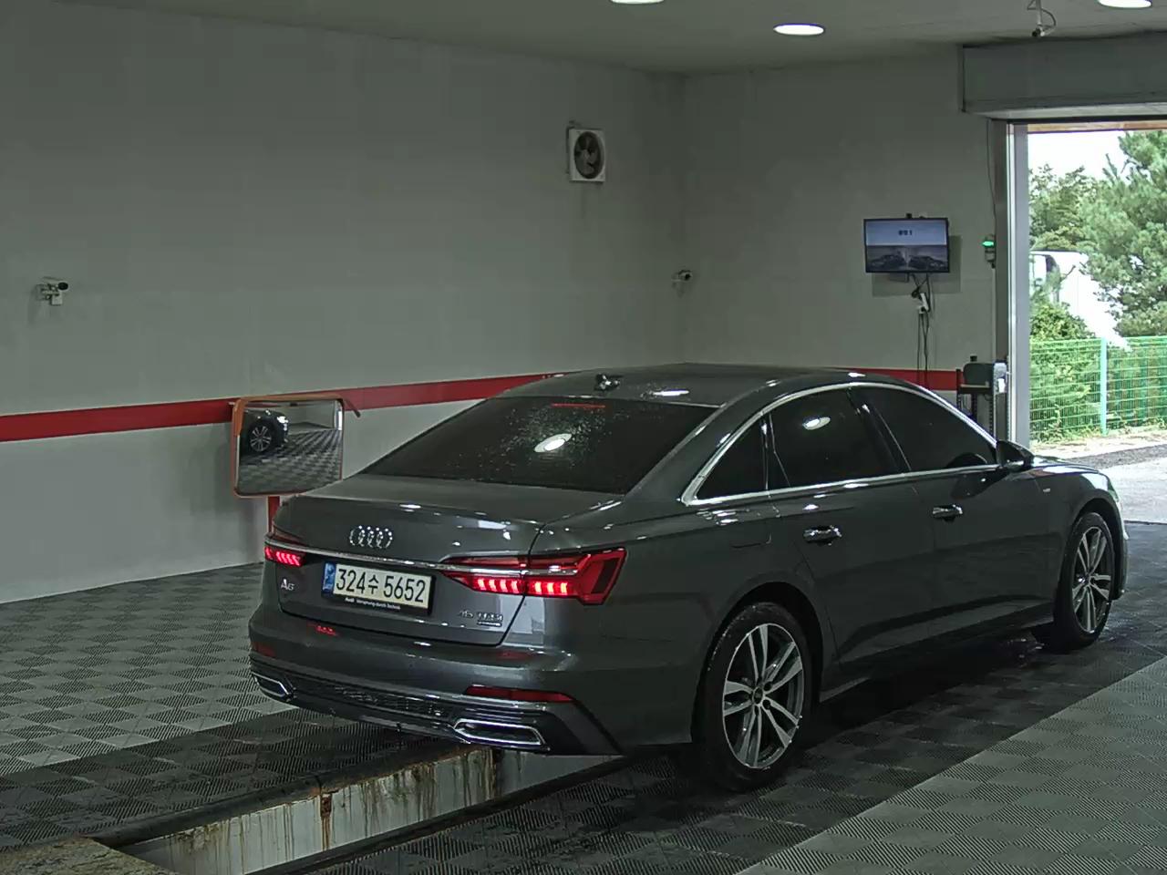 أودي إيه 6 (5Th Gen) 45 Tfsi كواترو بريميوم 2021 بريميوم