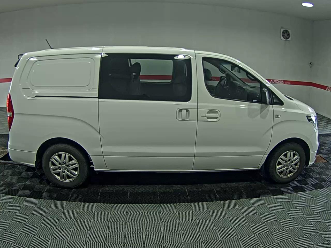 هيونداي الجديد جراند ستاركس 5 Seater ديزل فان مودرن 2021 VAN MODERN