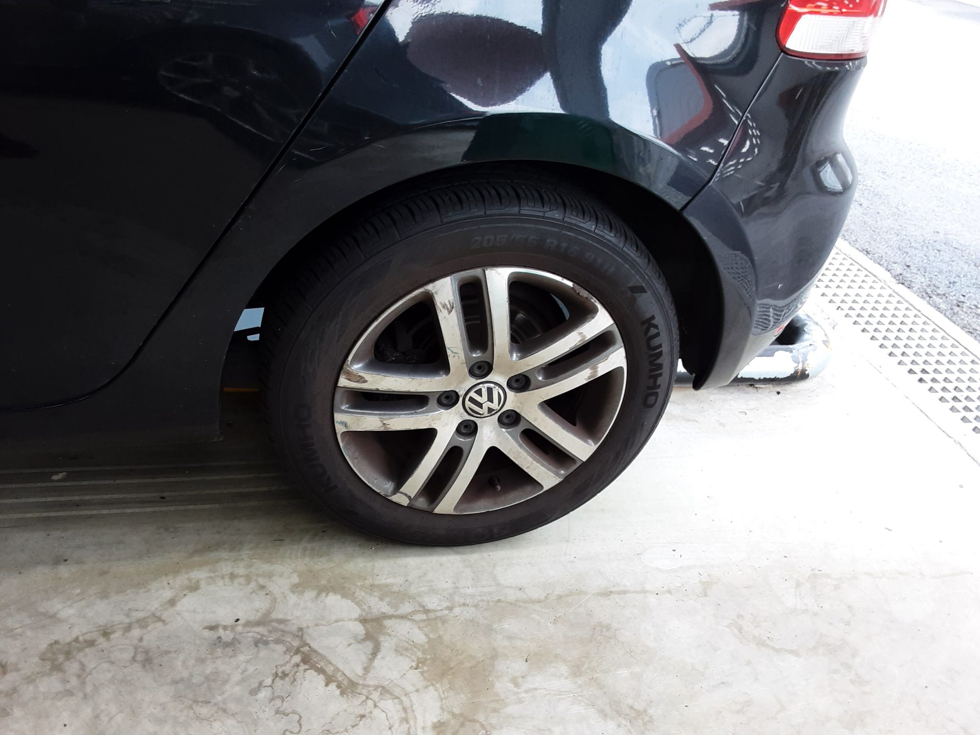 فولكس فاجن جولف (6Th Gen) 1.6 TDI Bluemotion 2012