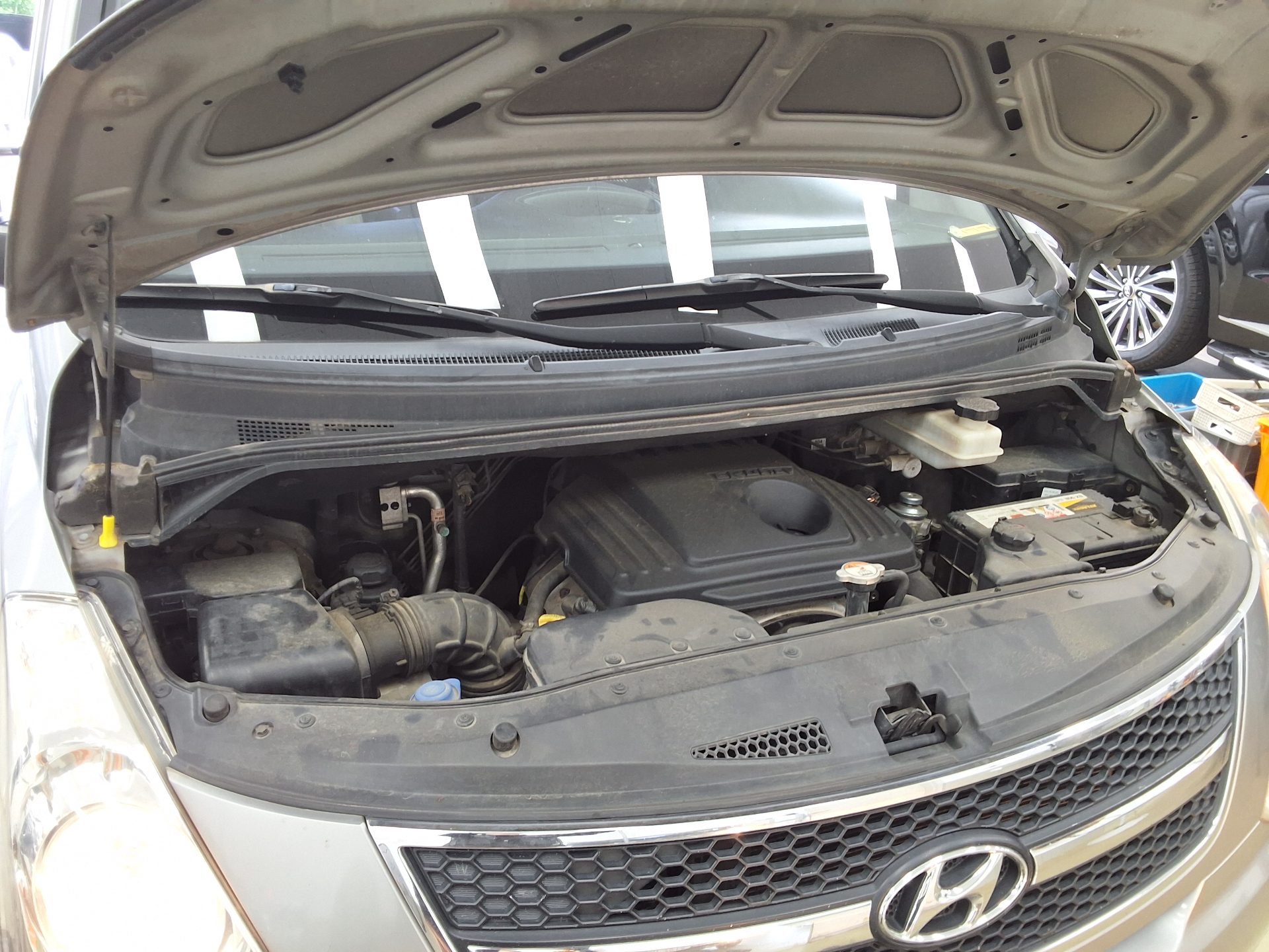 هيونداي جراند ستاركس 12 Seater ديزل Cvx لكجري 2013 فاخر
