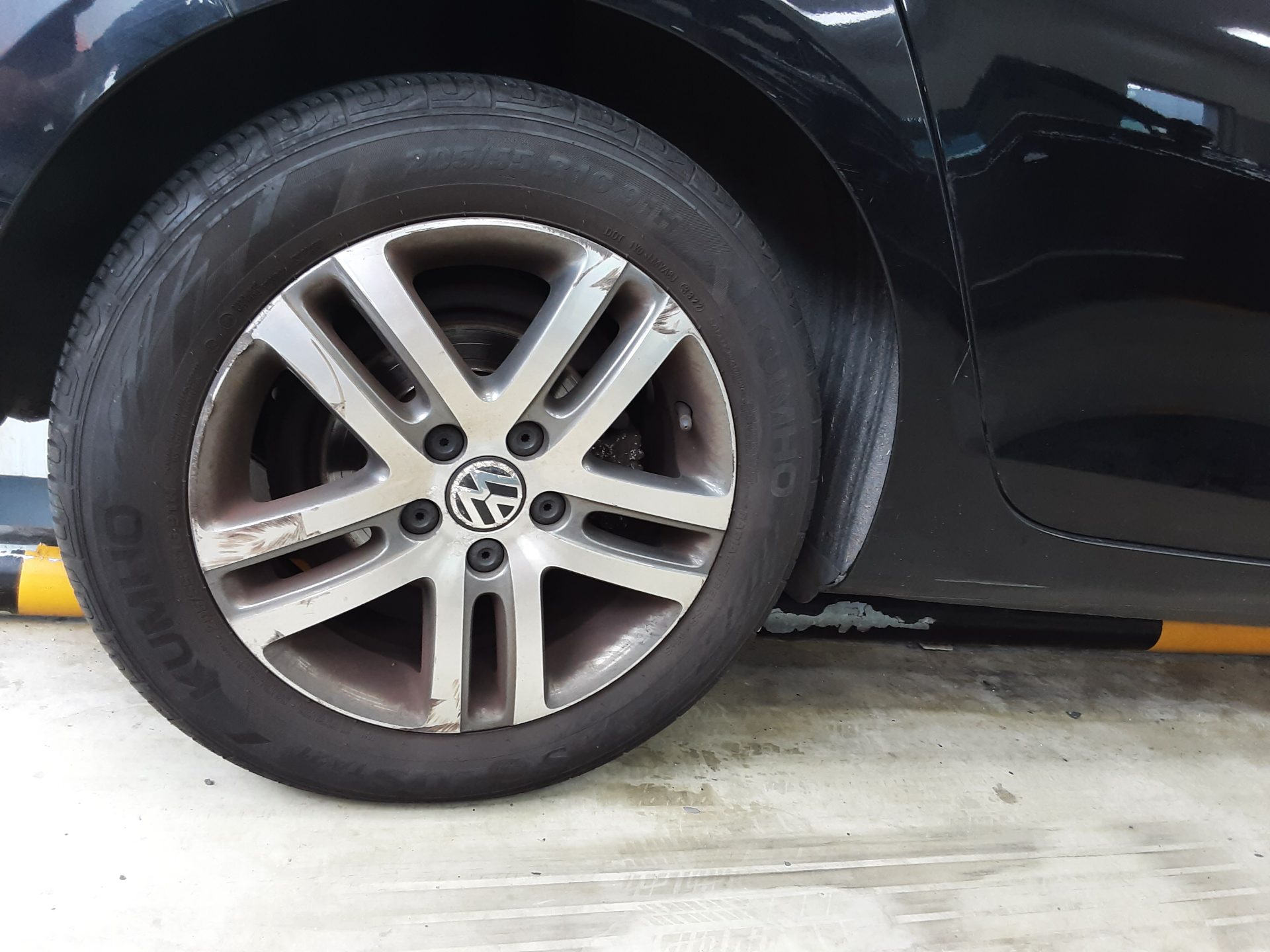 فولكس فاجن جولف (6Th Gen) 1.6 TDI Bluemotion 2012
