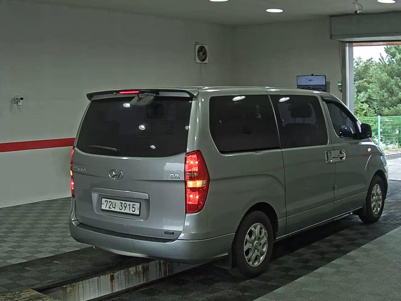 هيونداي جراند ستاركس 12 Seater ديزل Cvx لكجري 2013 فاخر