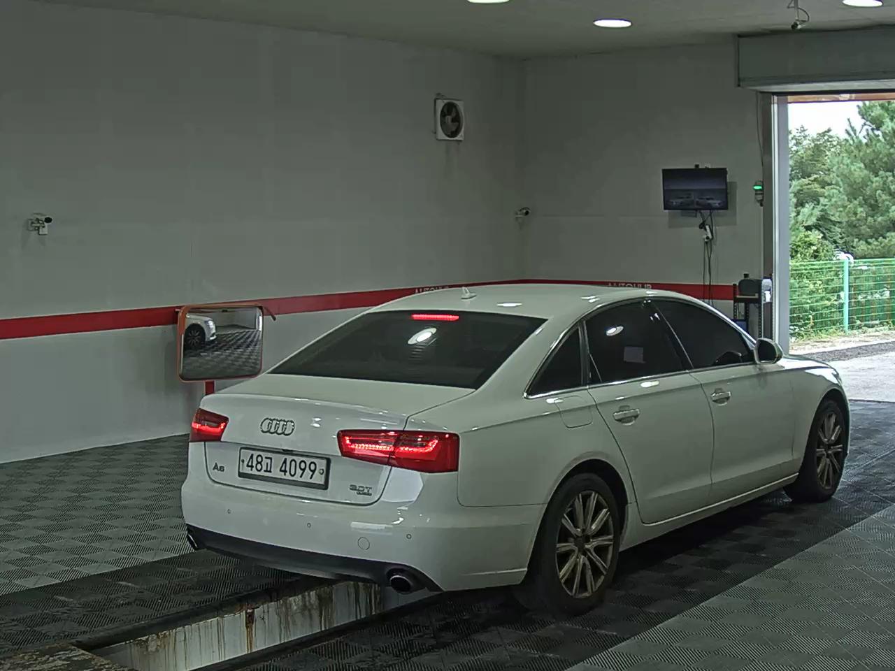 أودي إيه 6 (4Th Gen) 3.0 Tfsi كواترو 2012