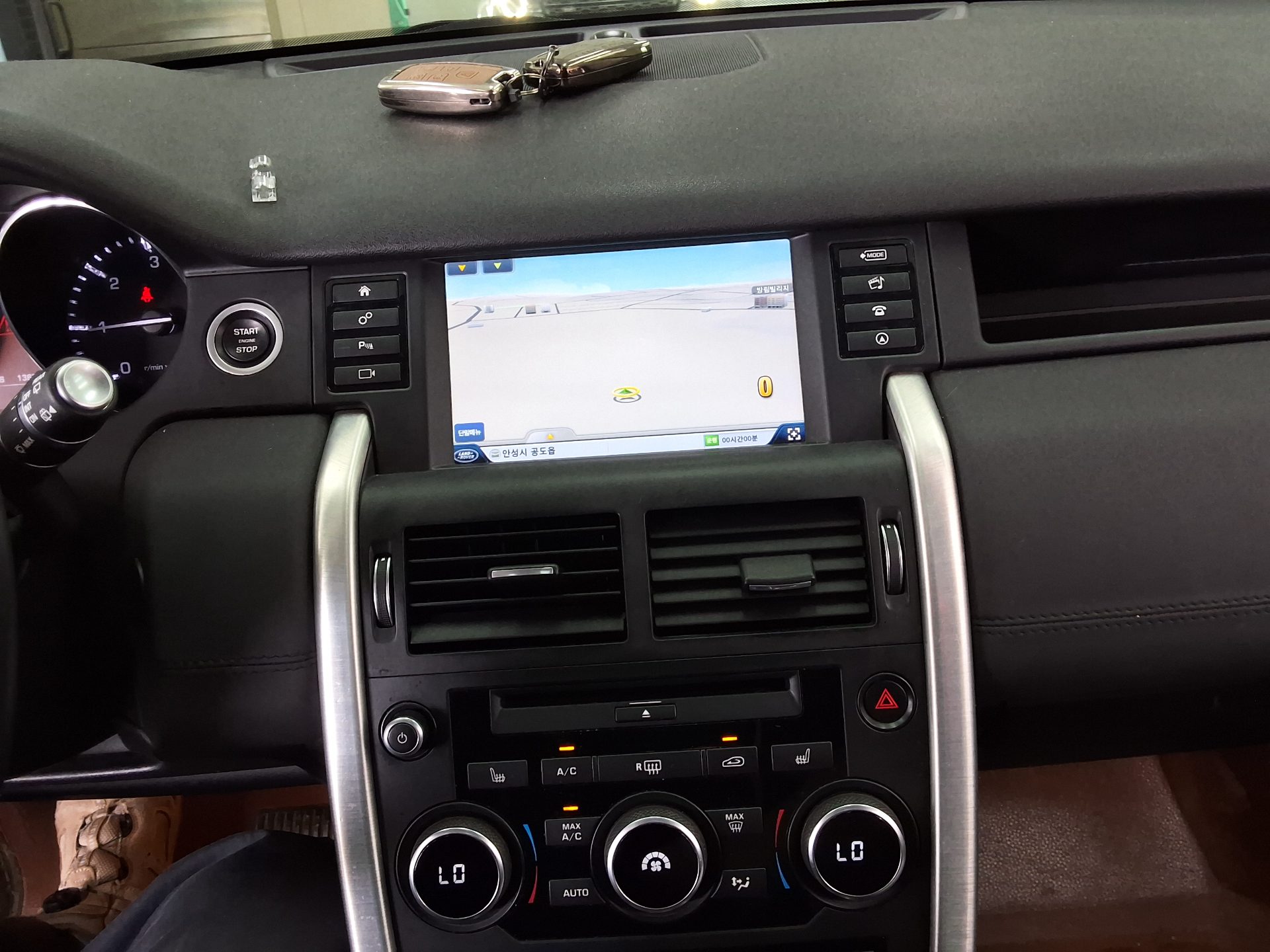 لاند روفر Rover Discovery Sport 2.0 Td4 Se 2016 SPORT SE