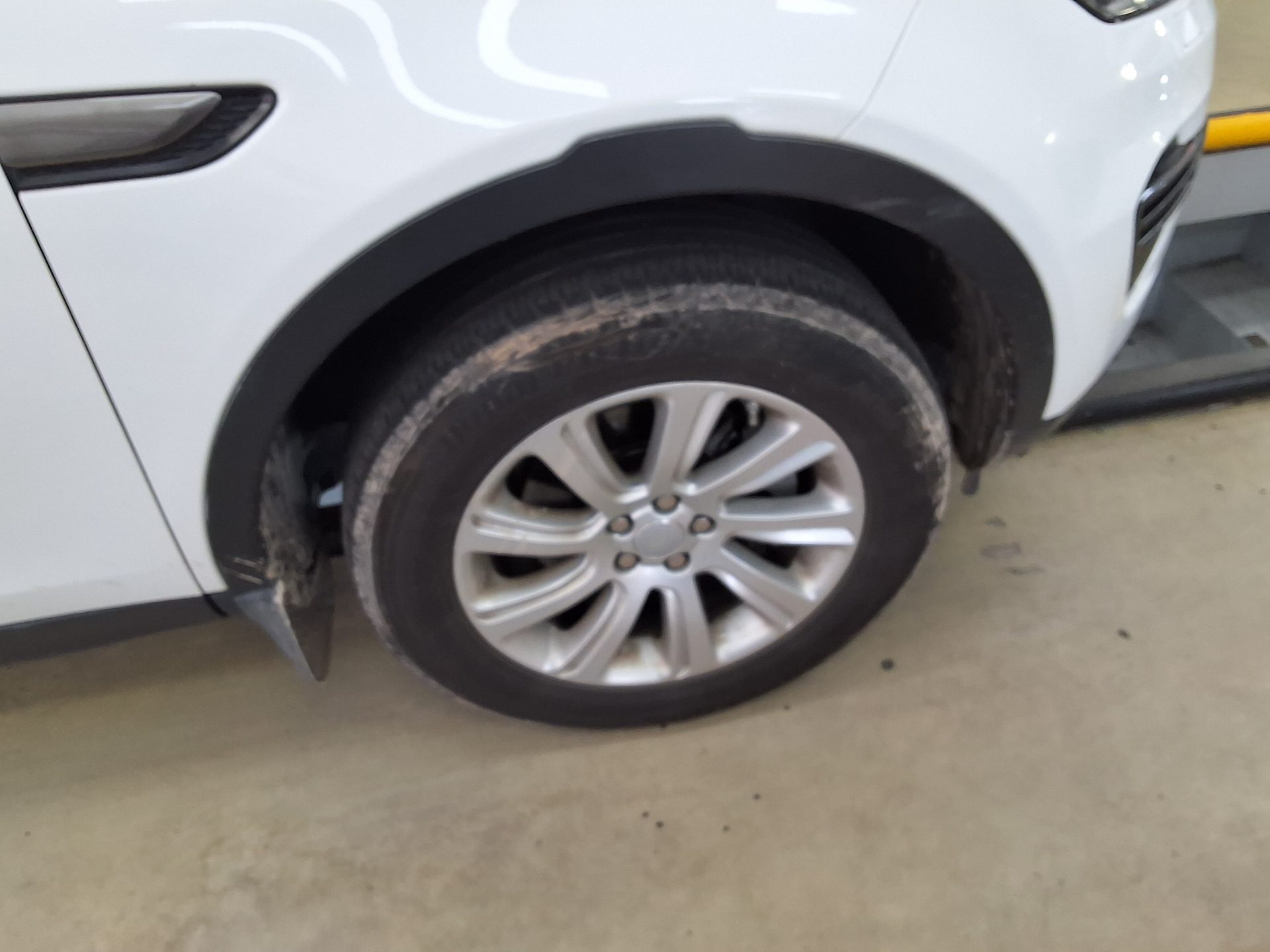 لاند روفر Rover Discovery Sport 2.0 Td4 Se 2016 SPORT SE