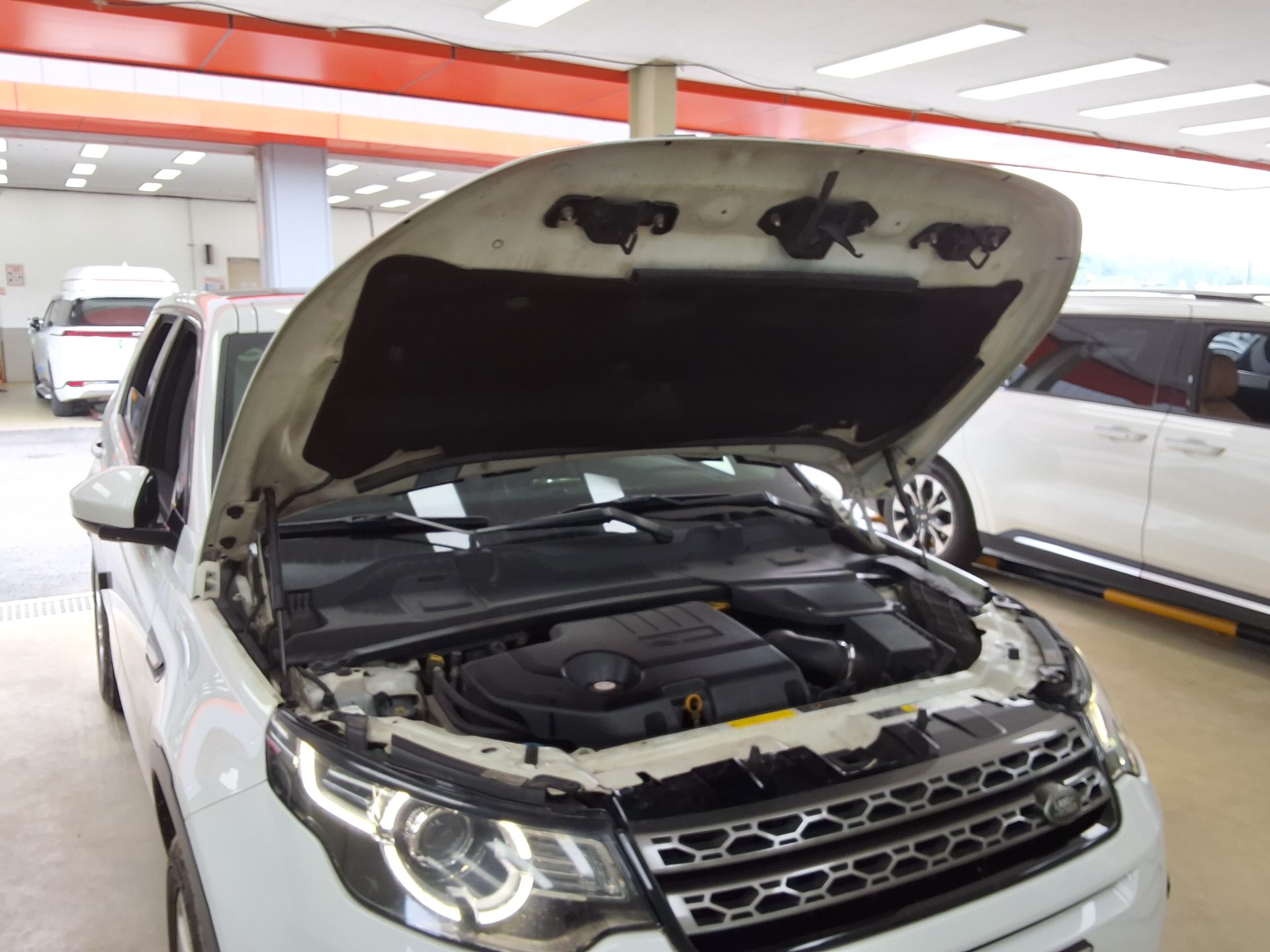 لاند روفر Rover Discovery Sport 2.0 Td4 Se 2016 SPORT SE