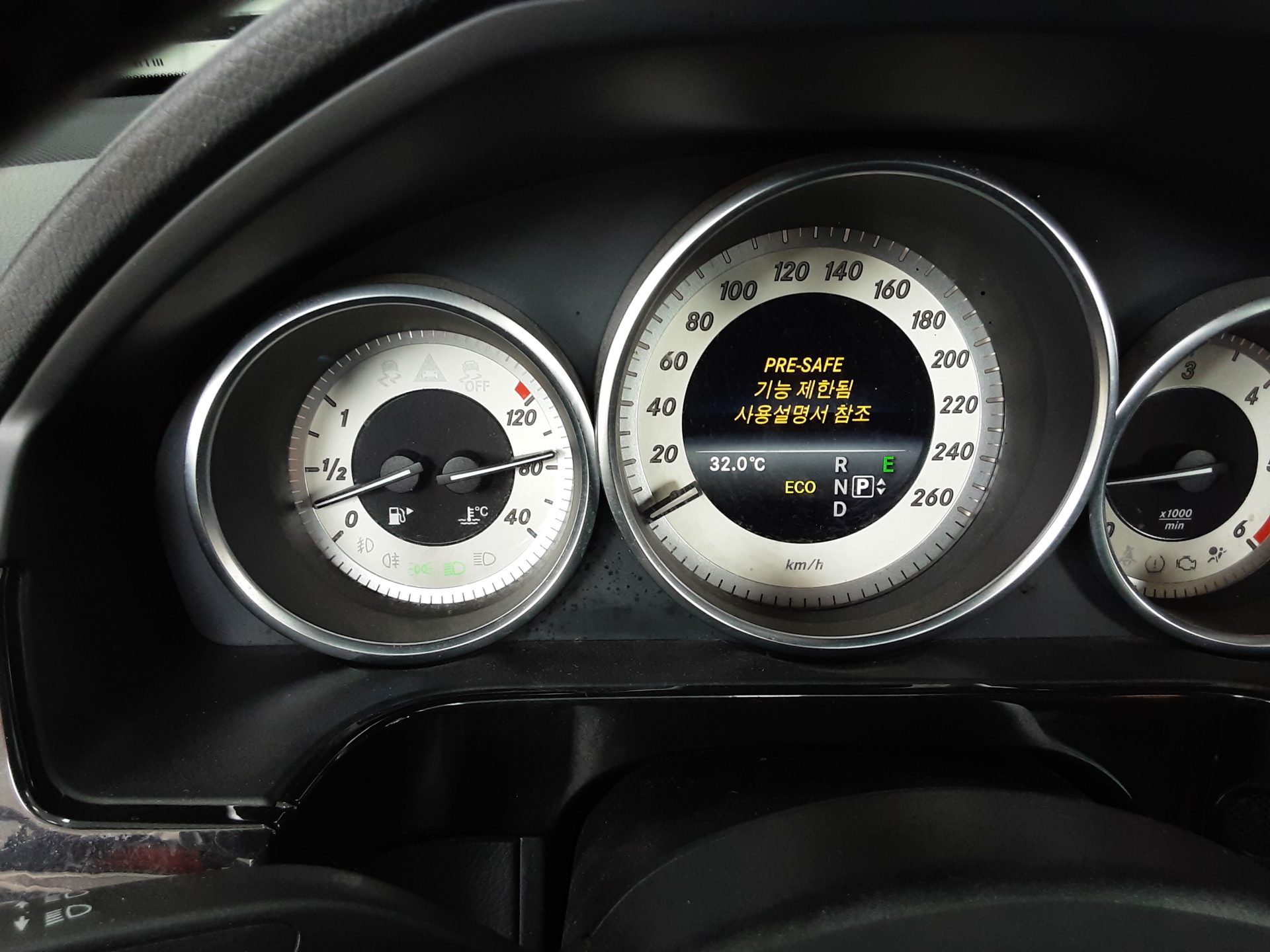 مرسيدس بنز E Class (4Th Gen) E250 Cdi فورماتيك 2014 4MATIC