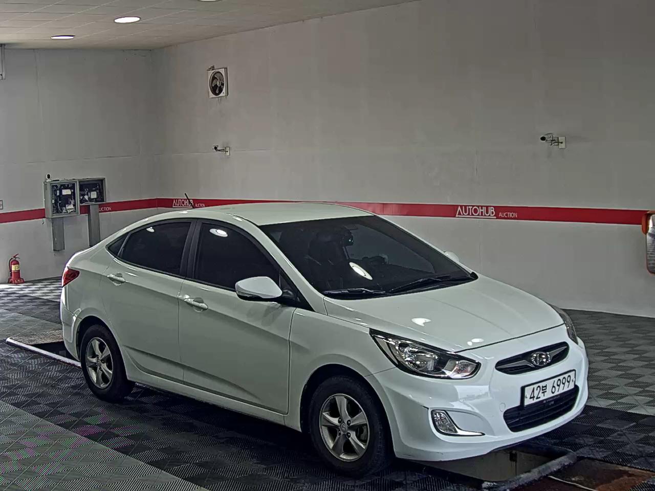 هيونداي جديد أكسنت 1.4 Vvt Premier 2012 PREMIER