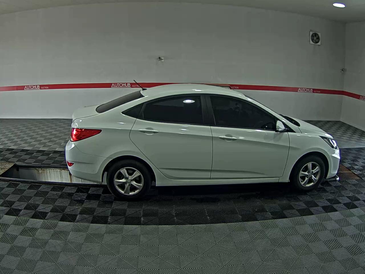 هيونداي جديد أكسنت 1.4 Vvt Premier 2012 PREMIER