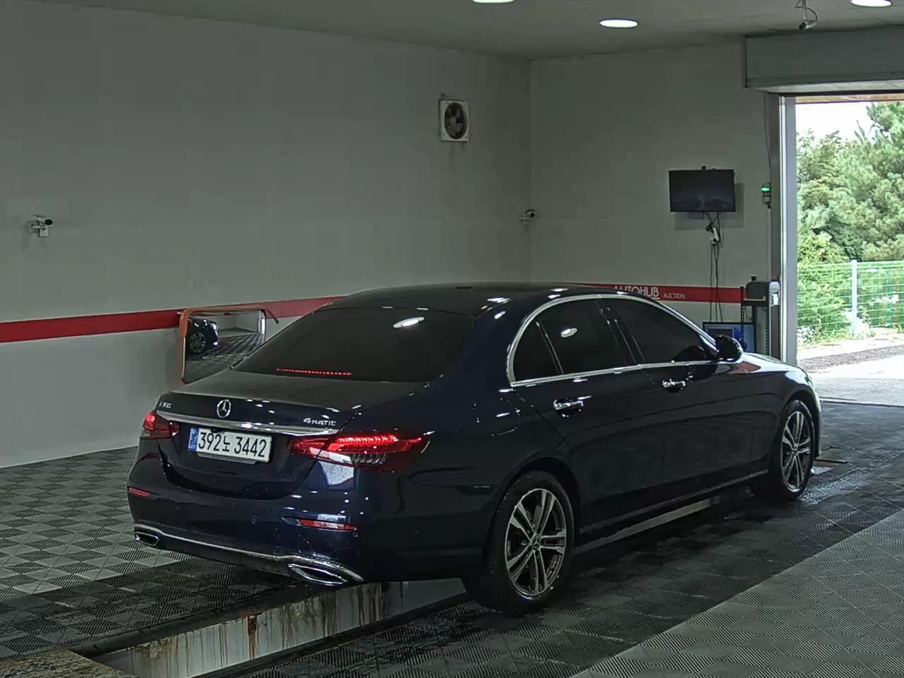 مرسيدس بنز E Class (5Th Gen) E350 فورماتيك Avantgarde 2022 4MATIC