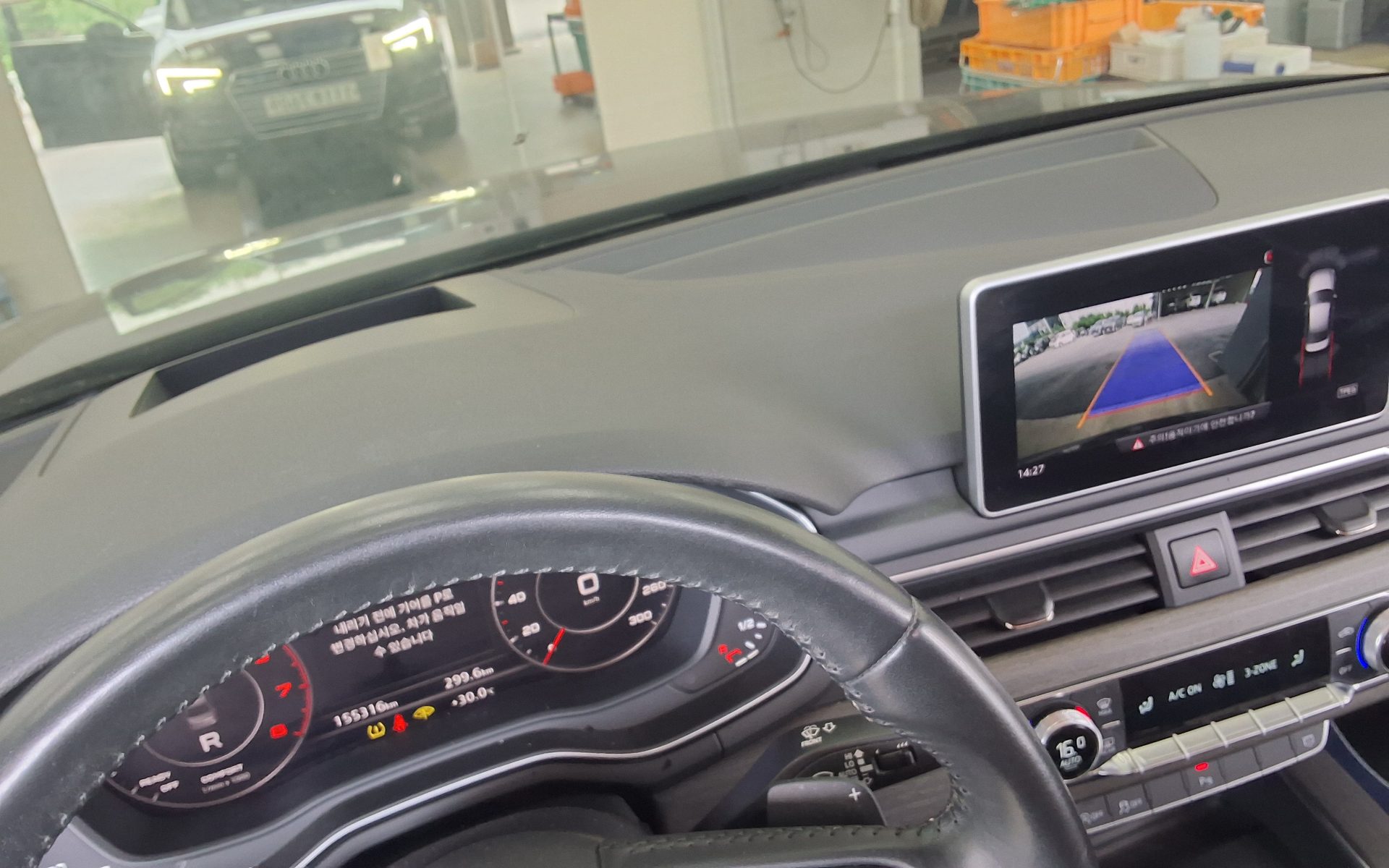 أودي إيه 4 (5Th Gen) 40 Tfsi بريميوم 2019 40 بريميوم