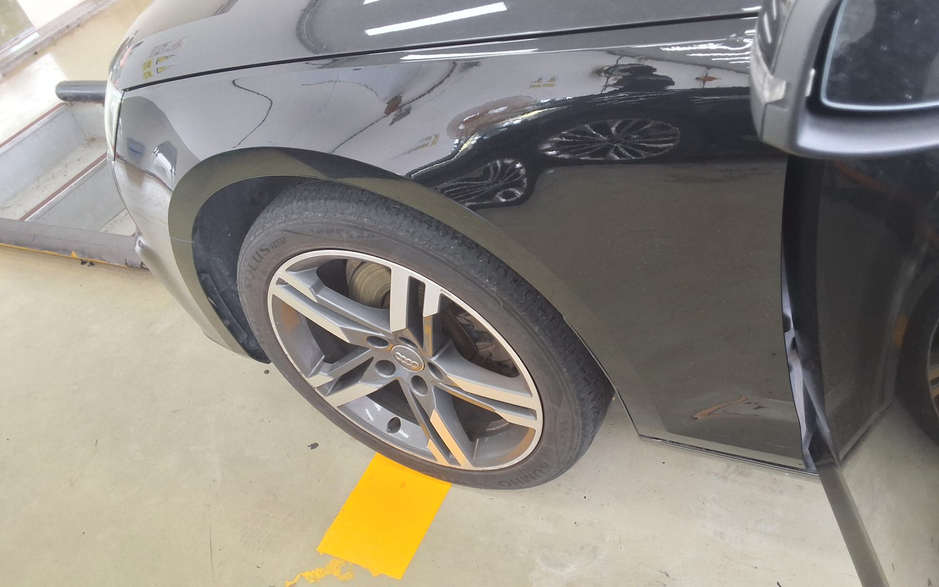 أودي إيه 4 (5Th Gen) 40 Tfsi بريميوم 2019 40 بريميوم