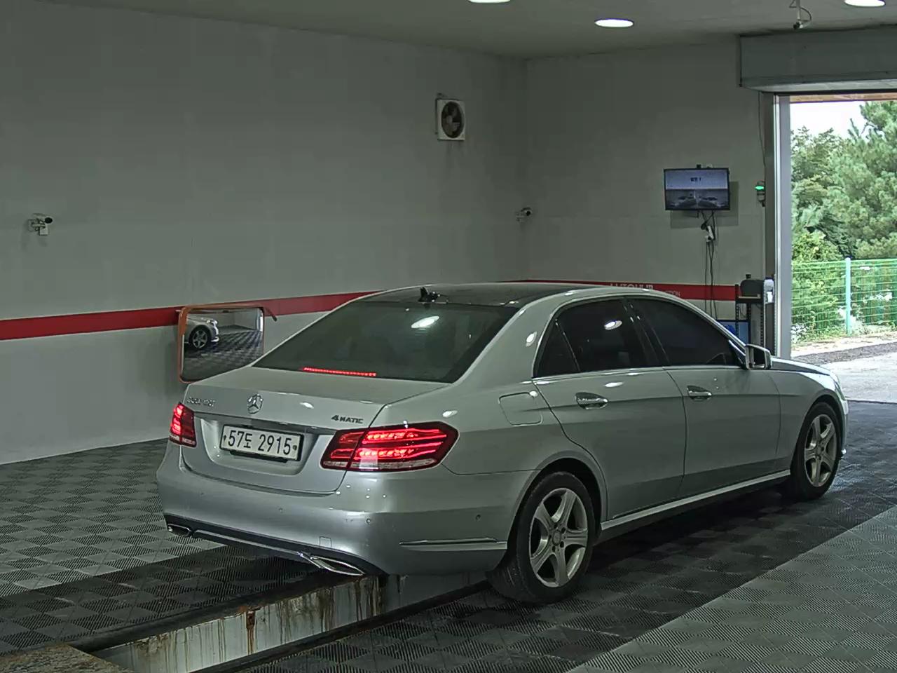 مرسيدس بنز E Class (4Th Gen) E250 Cdi فورماتيك 2014 4MATIC