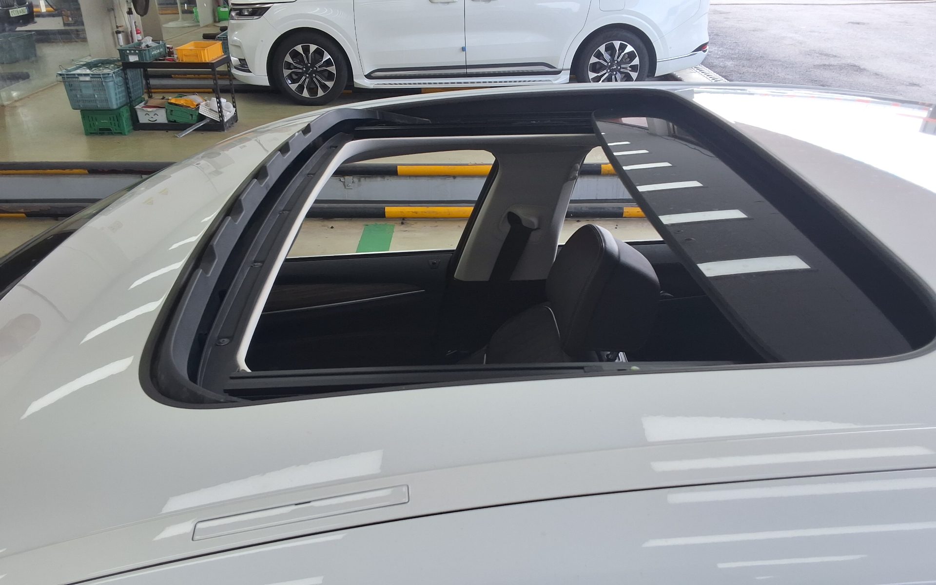 بي إم دبليو 5 Series (7Th Gen) 520D إكس درايف لكجري Line بلس 2019 فاخر LINE PLUS