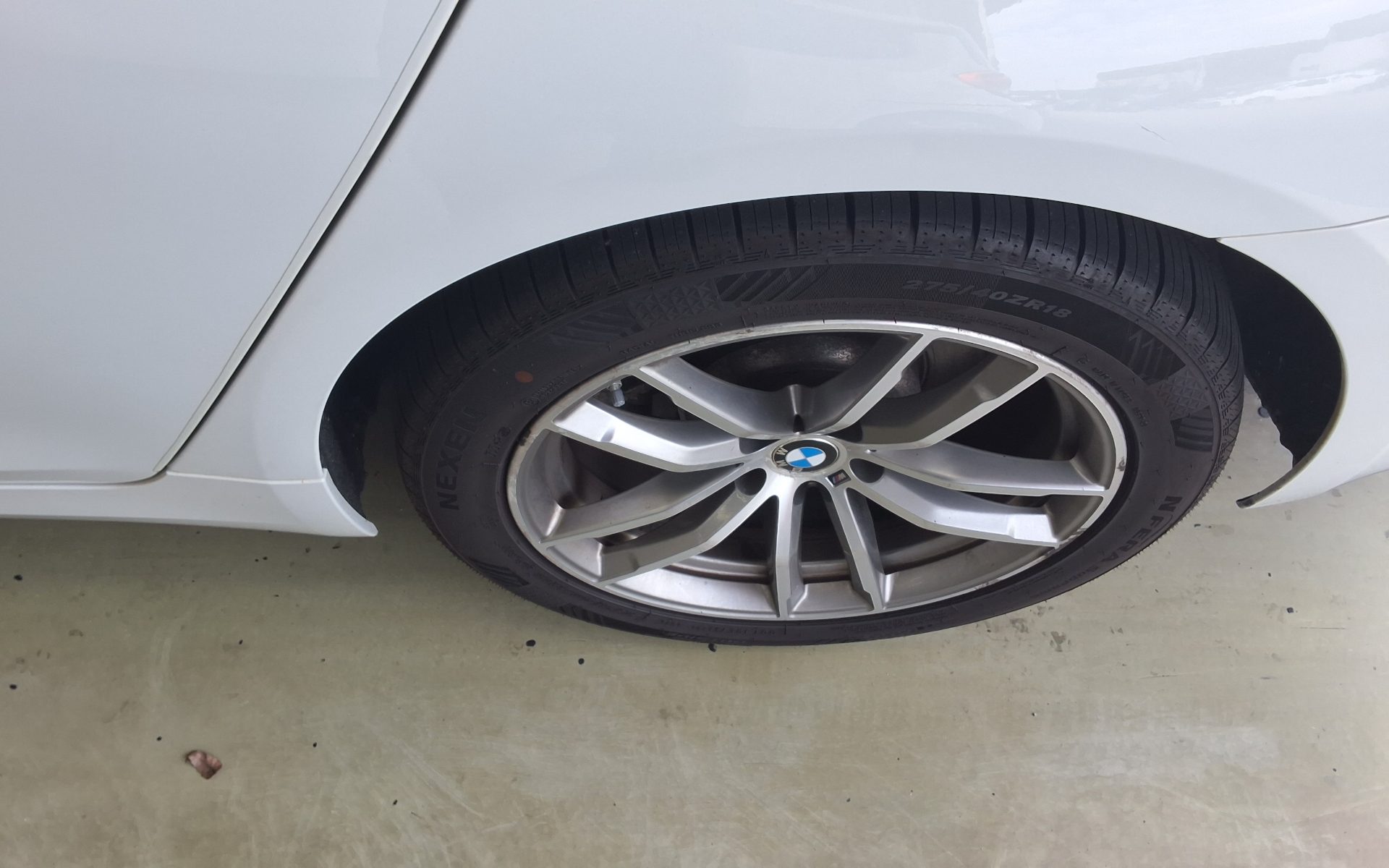 بي إم دبليو 5 Series (7Th Gen) 520D إكس درايف لكجري Line بلس 2019 فاخر LINE PLUS